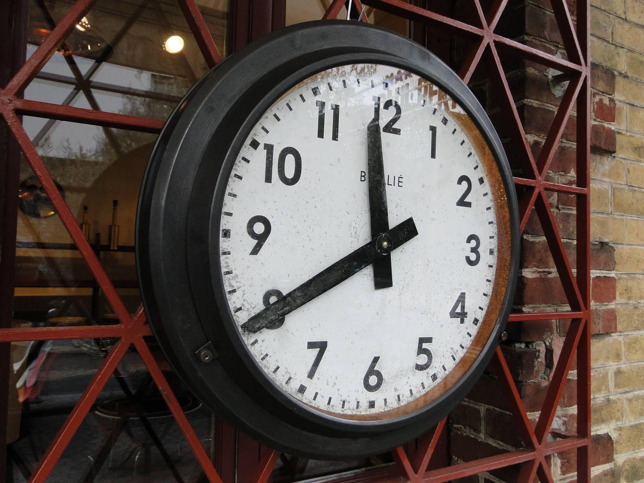 Patinated French Railway Clock from the 1960s, Graphite Metal