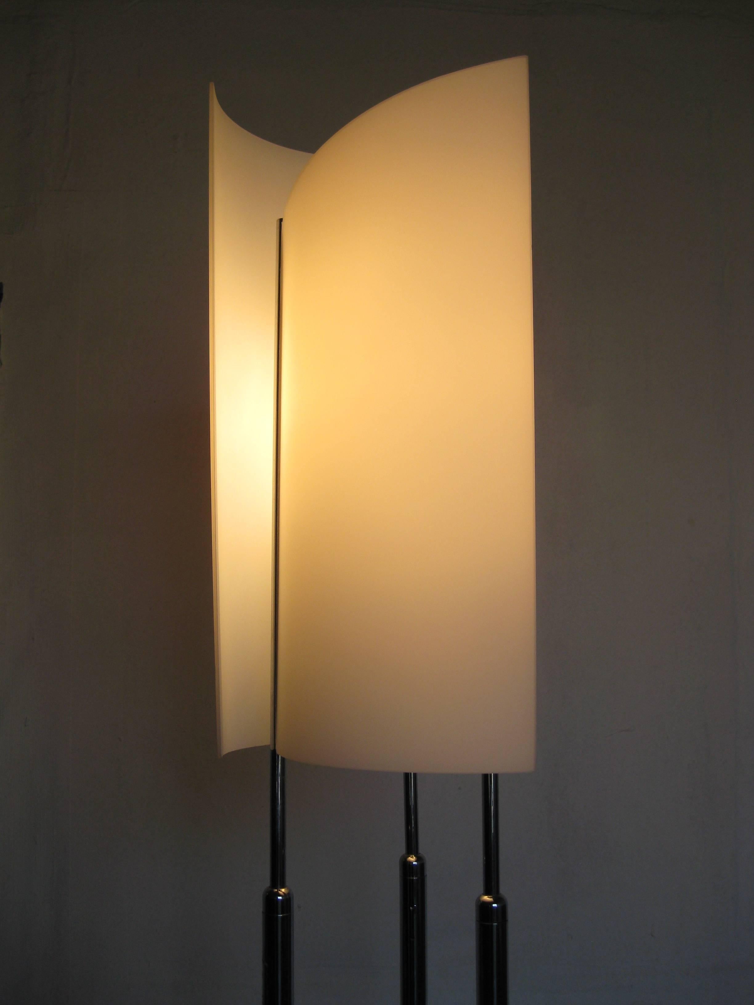 Arianna floor lamp from Bruno Gecchelin, designed 1978 for O-Luce.
The lamp is in perfect condition.