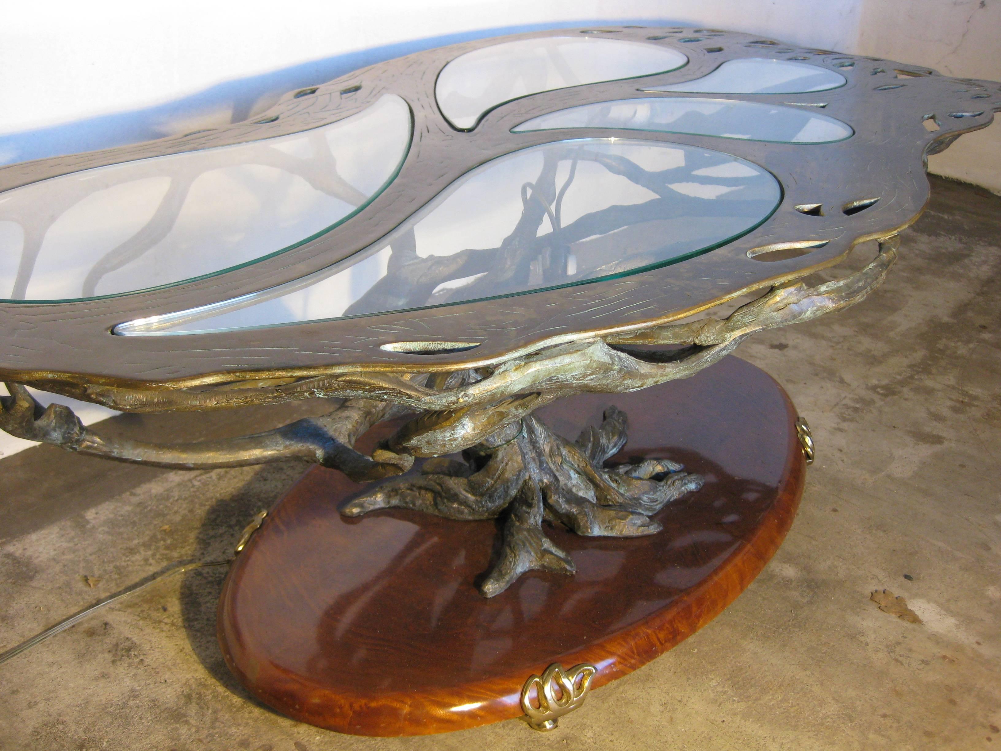 Italian Sculptural Coffee Table For Sale 2