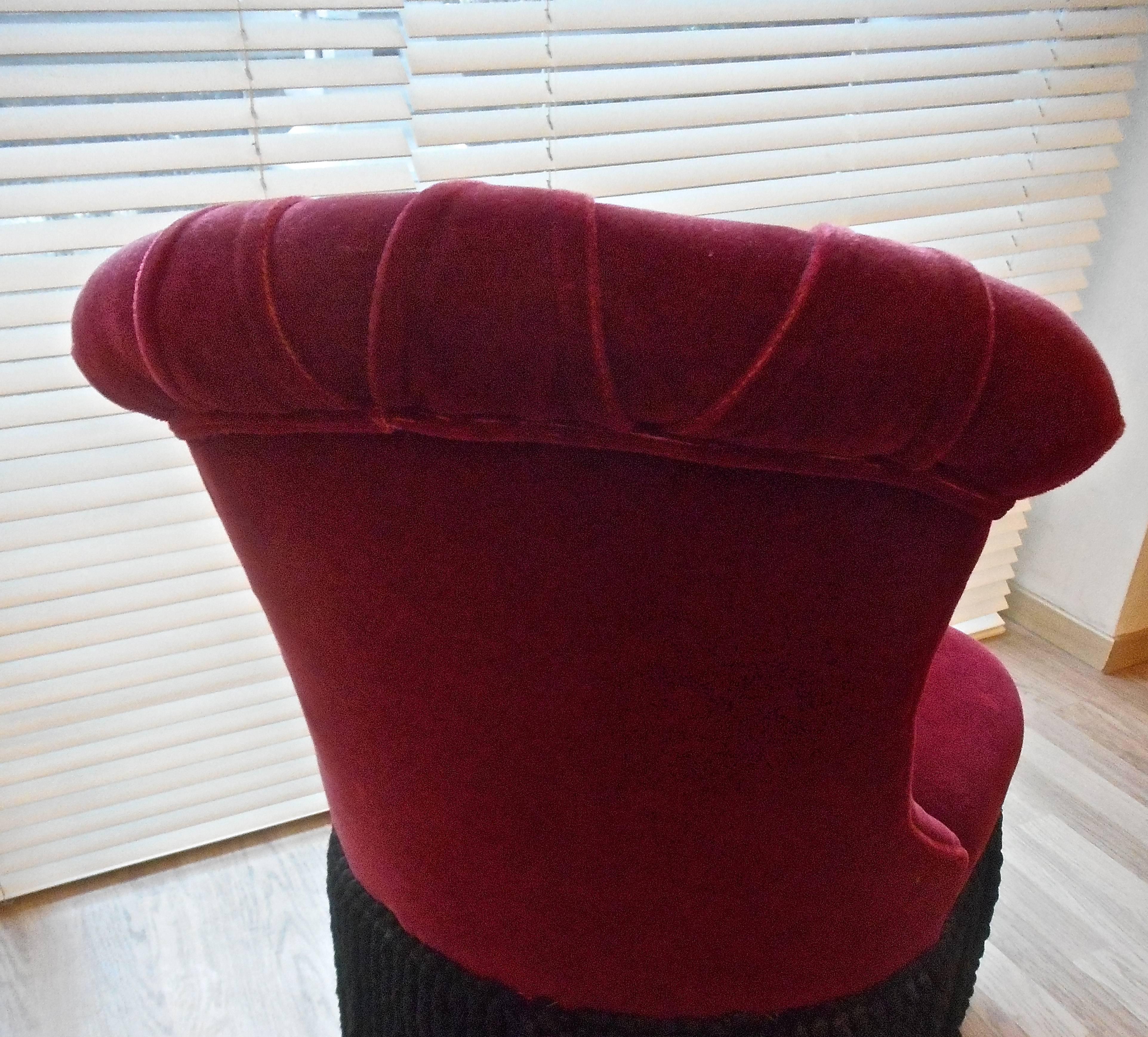 Mid-20th Century 1940s Red Velvet Chair by Dorothy Draper for The Fairmount in S.F. For Sale