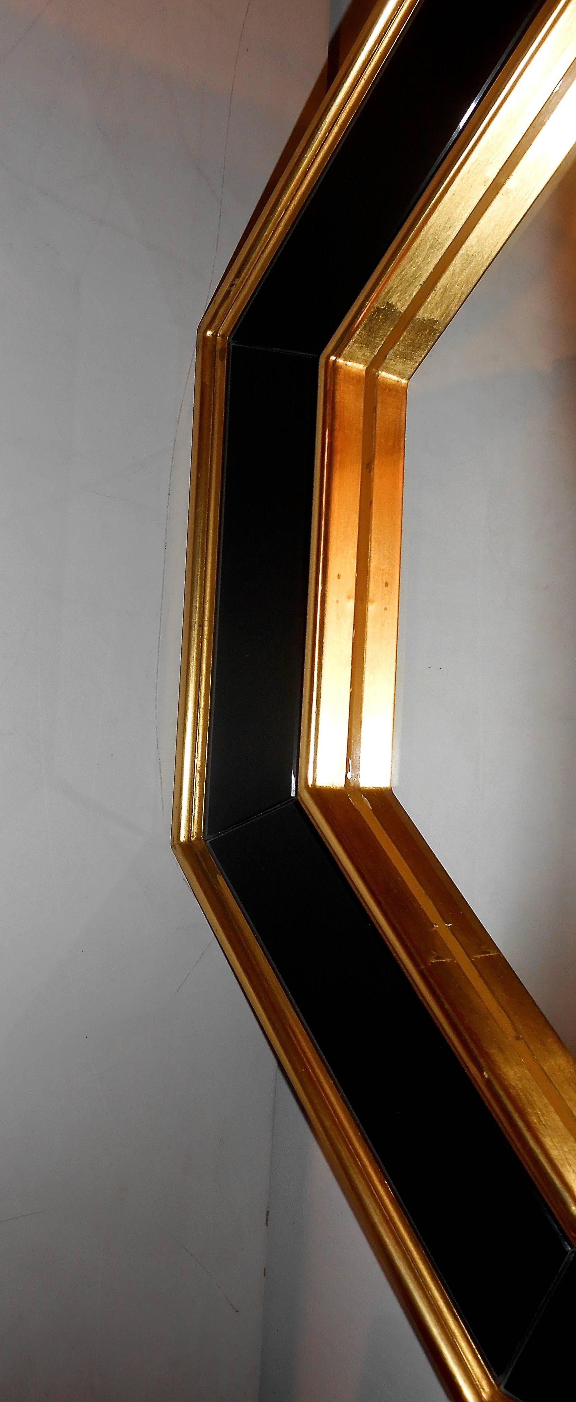 Giltwood and black opaline parts.
French from the 1970s.
In the style of Maison Jansen.
