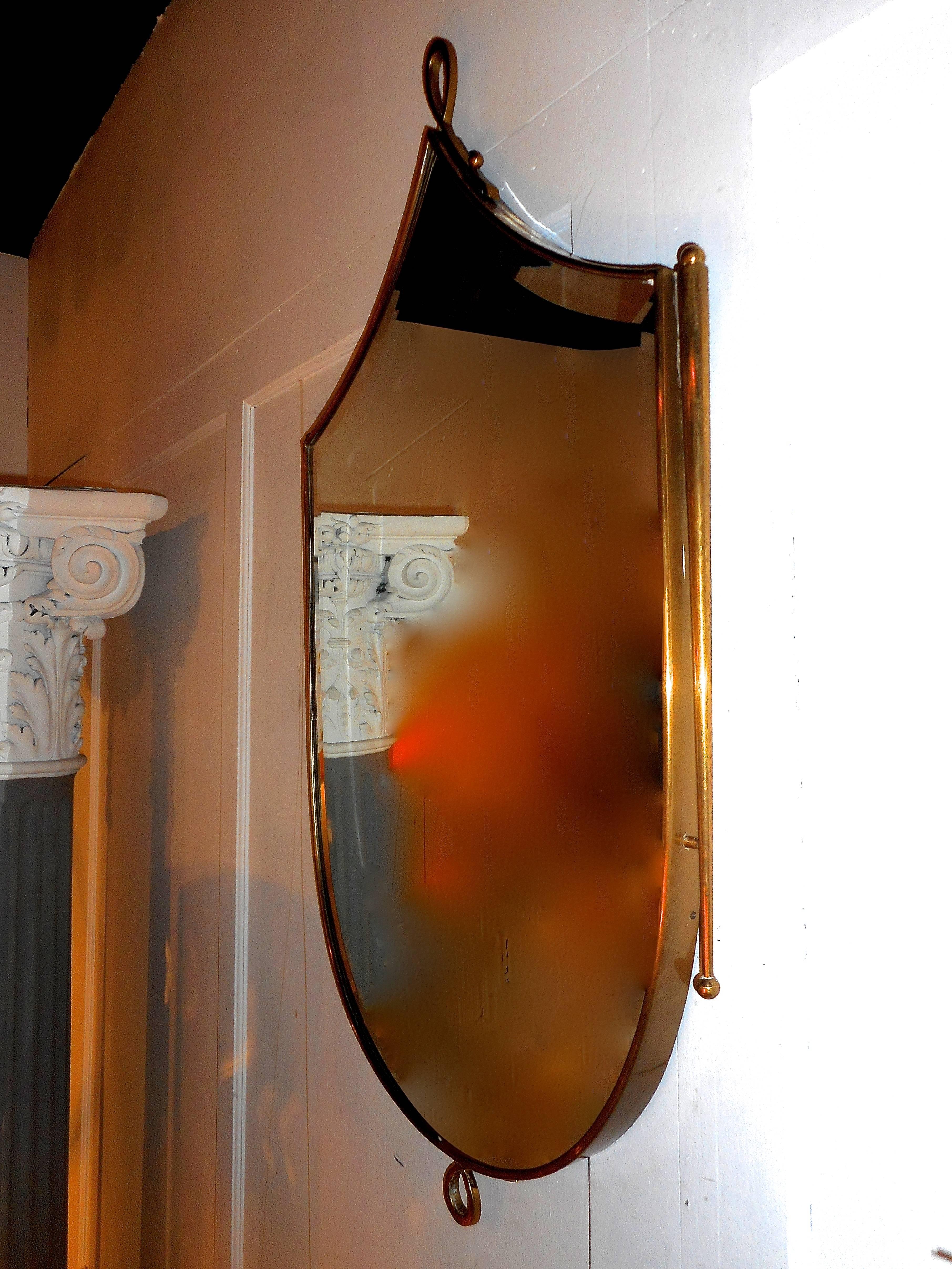 Elegant 1950s Italian Mirror by Tomaso Buzzi In Good Condition In Brussels, BE