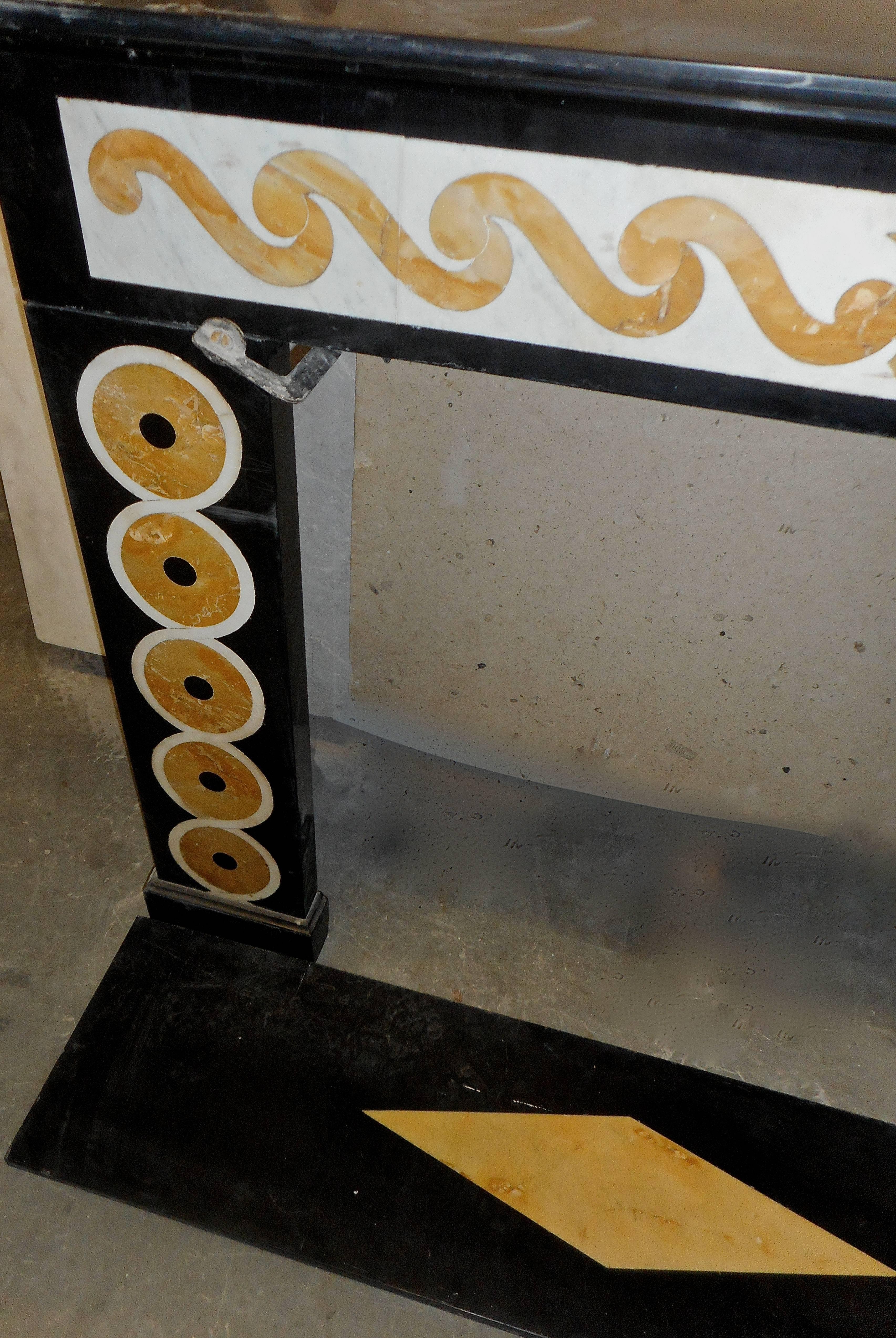 Art Deco Marble Fireplace In Excellent Condition In Brussels, BE