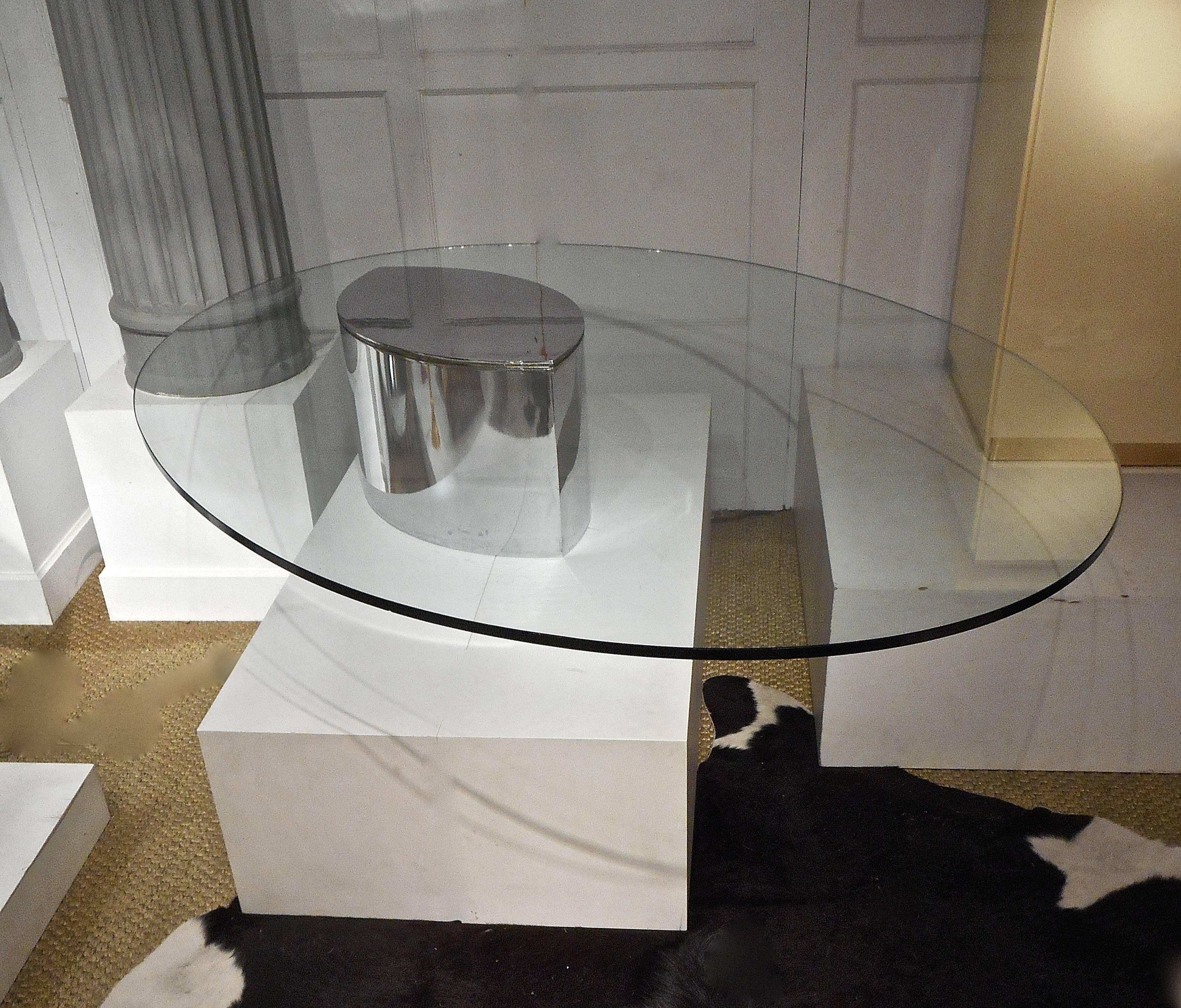 "Lunario" low table designed by C. Boeri, by Gavina for Knoll.
Original thick glass top (5").
Chrome finish.