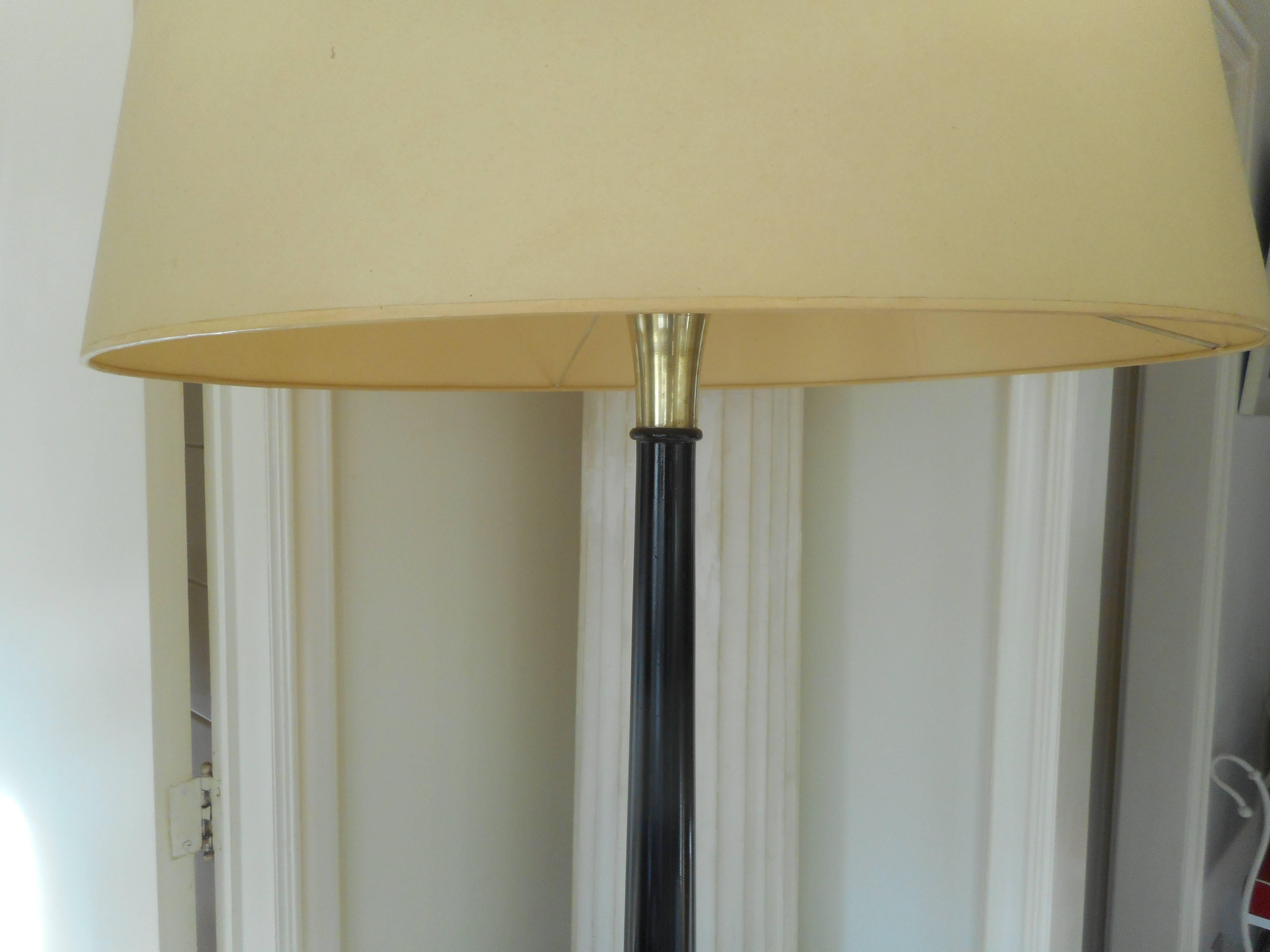 Elegant Art Deco Floor Lamp by Jean Perzel In Excellent Condition For Sale In Brussels, BE