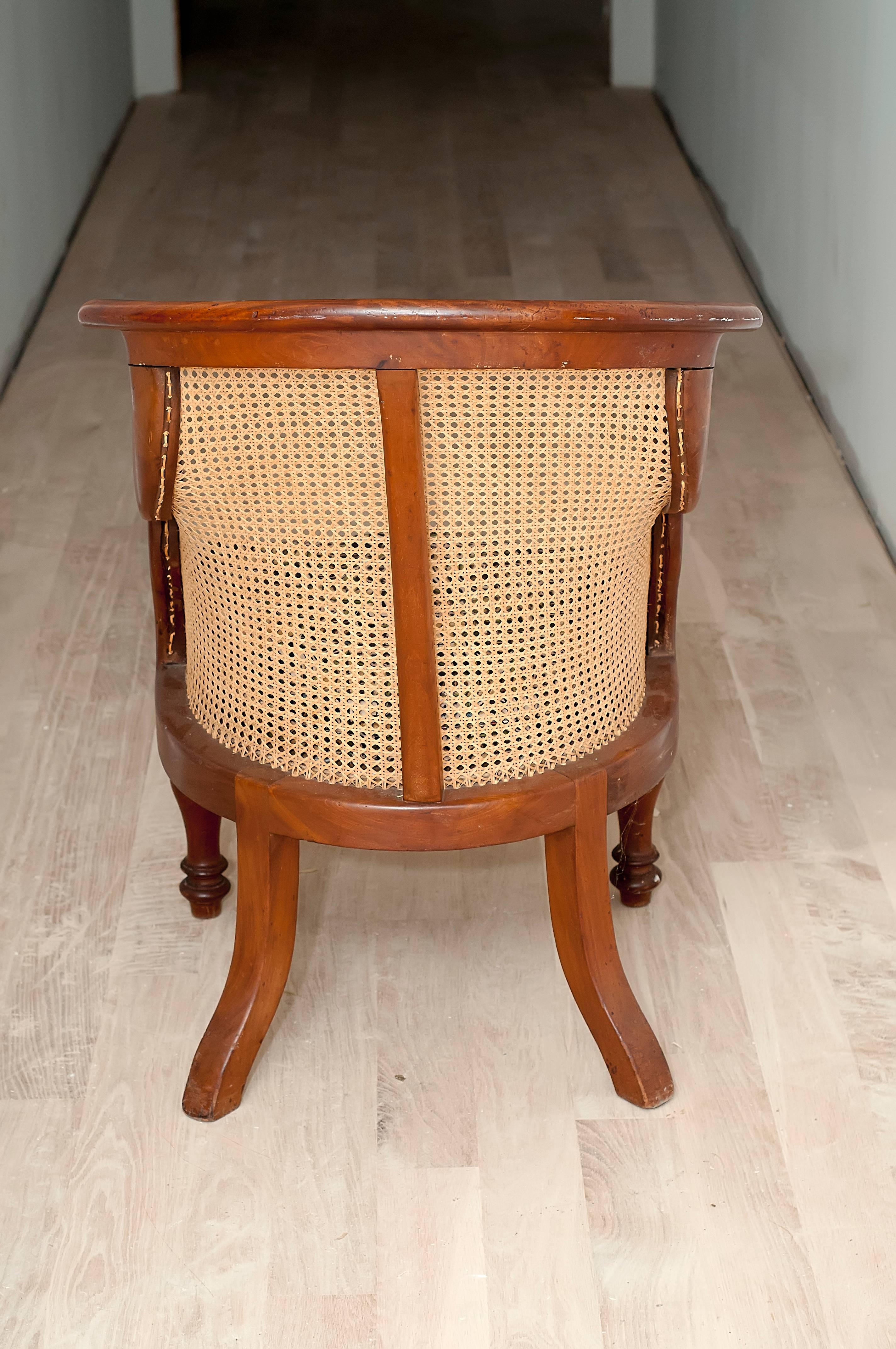 A pair of English Mahogany Antique Caned Chairs In Good Condition In Locust Valley, NY