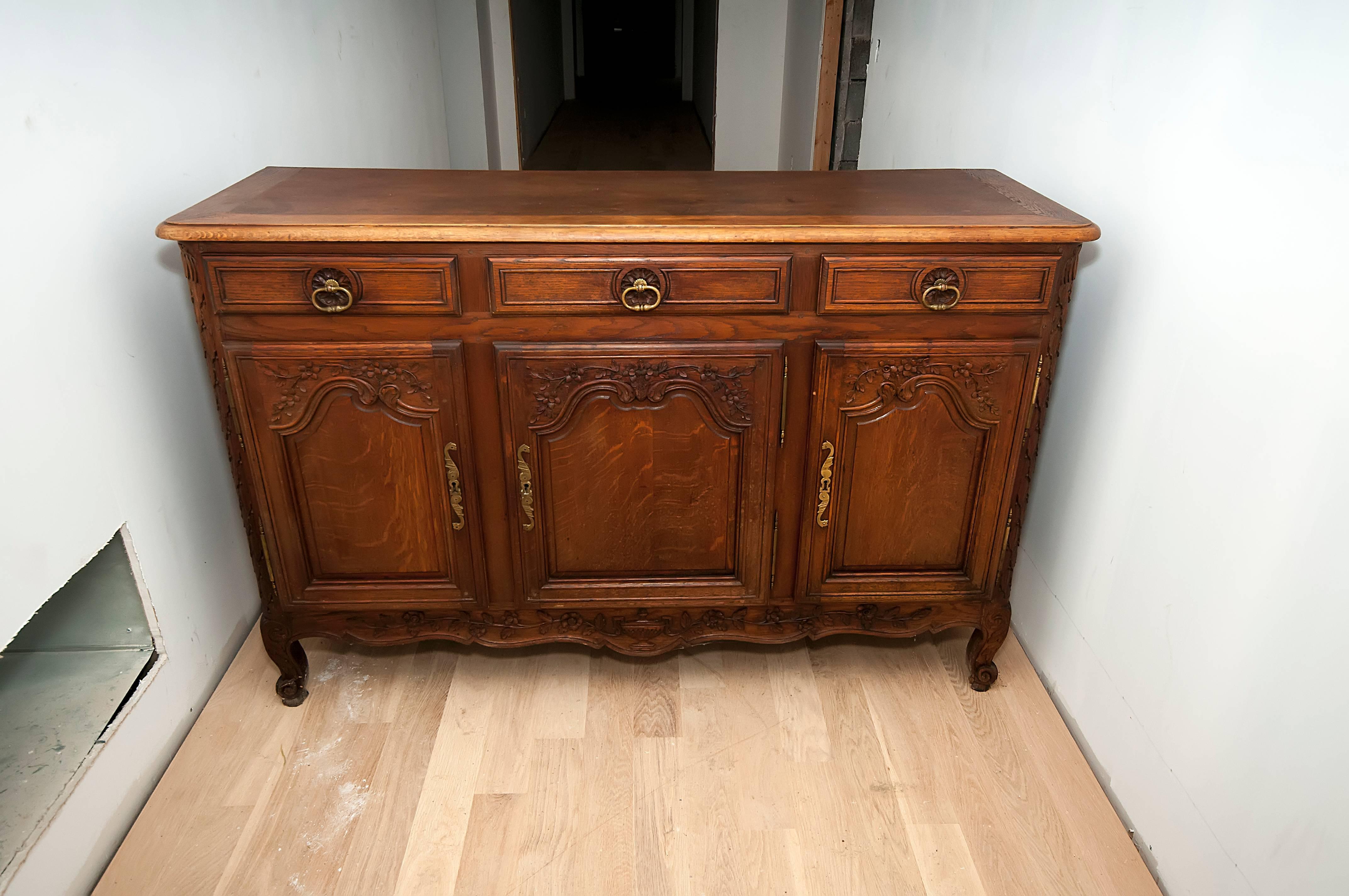 Late 19th Century French Regency Three-Door Three-Drawer Enfilade in Carved Oak 2