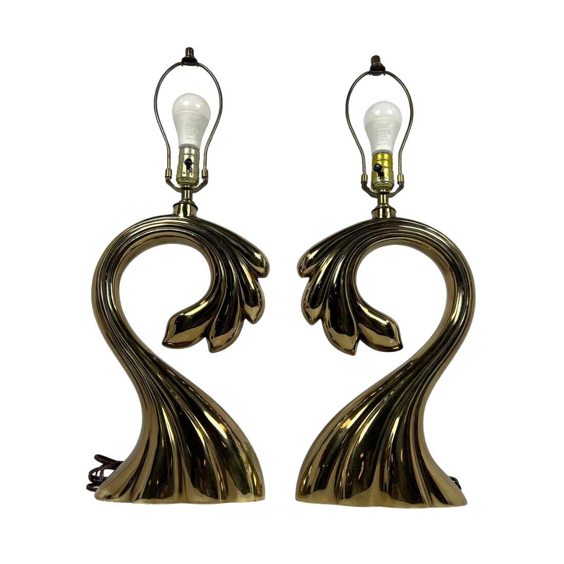 Métal Paire de lampes vintage en laiton en forme de tourbillon du milieu du siècle dernier en vente