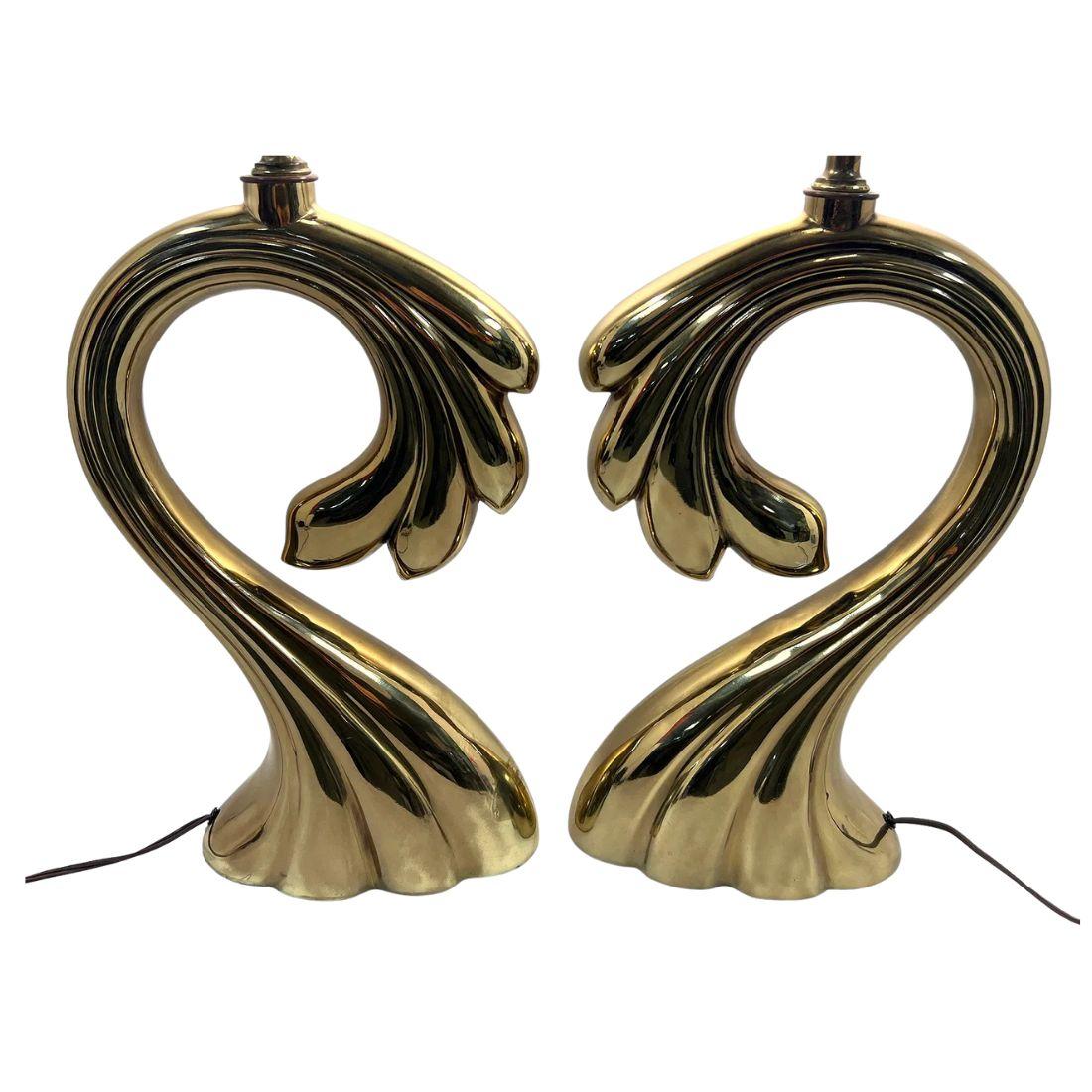 Paire de lampes vintage en laiton en forme de tourbillon du milieu du siècle dernier en vente 1