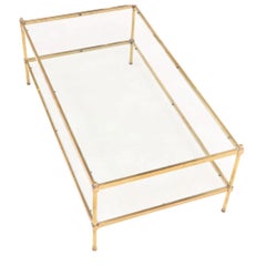 Zweistufiger Couchtisch aus Messing und Glas im Mid-Century-Modern-Stil der 1970er Jahre