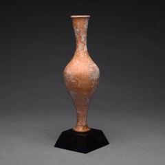 Hellenistische Terrakotta-Vase mit Resten von Vergoldung, 4. Jahrhundert v. Chr.