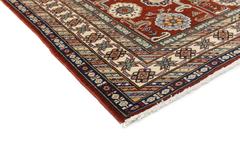 Roter Teppich im Kazak-Stil