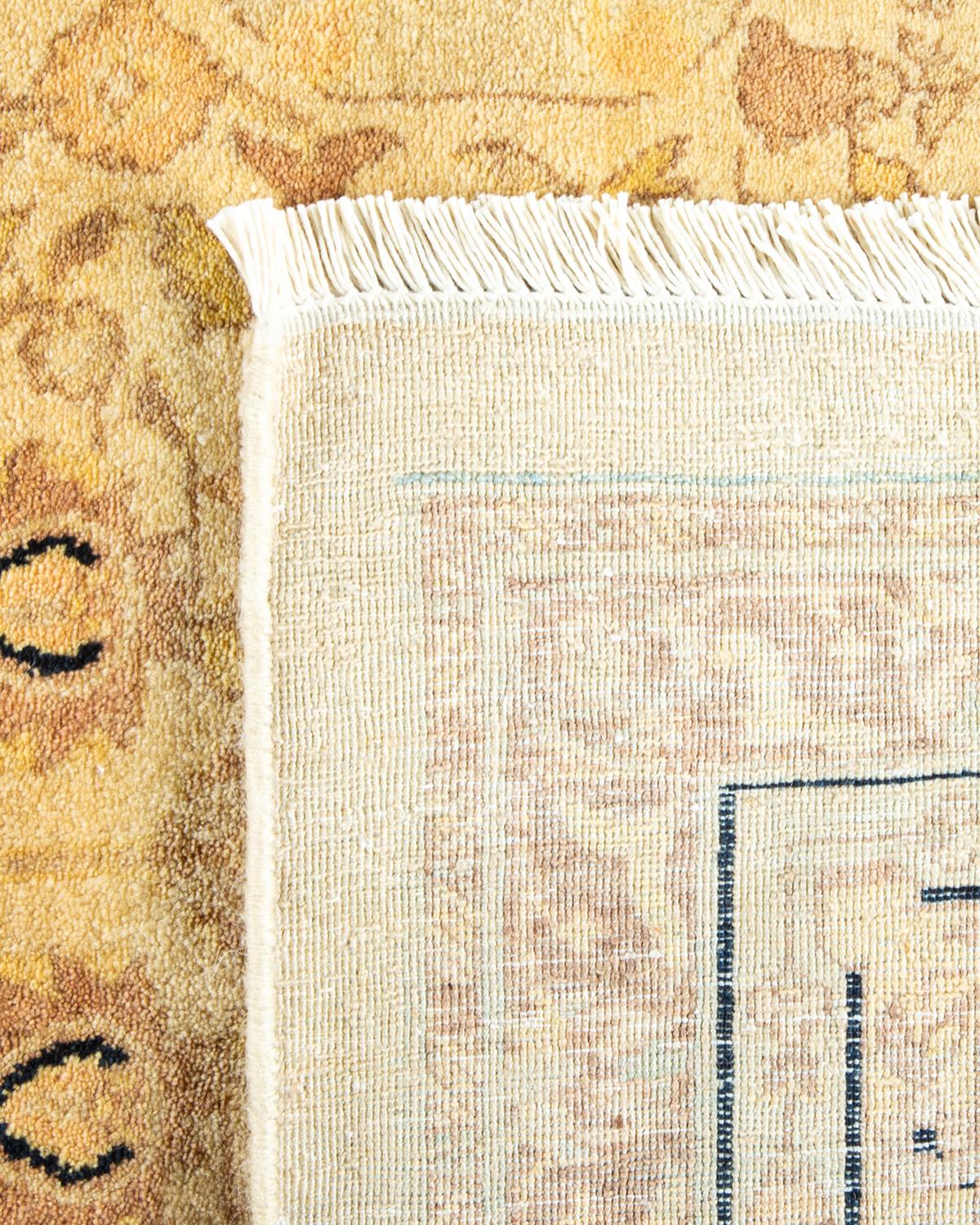 Alfombra tradicional única Hand Made Mogul Marfil Pakistaní en venta