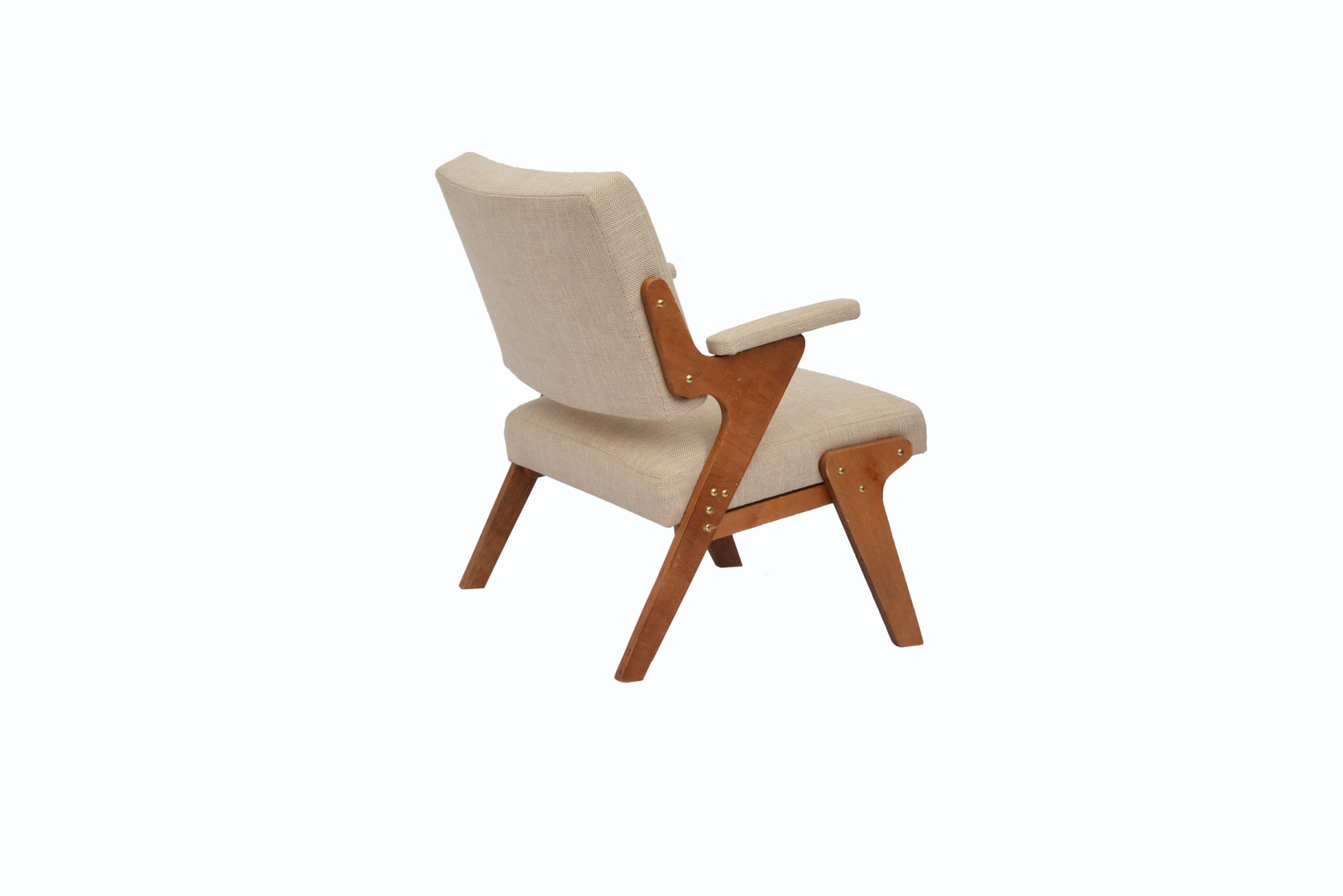Pair of armchairs in marine plywood, upholstery in linen, manufactured by Moveis Artisticos Z.