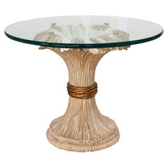 Tavolino italiano della metà del secolo scorso in legno intagliato e dorato a forma di fascio di grano, con piano in vetro