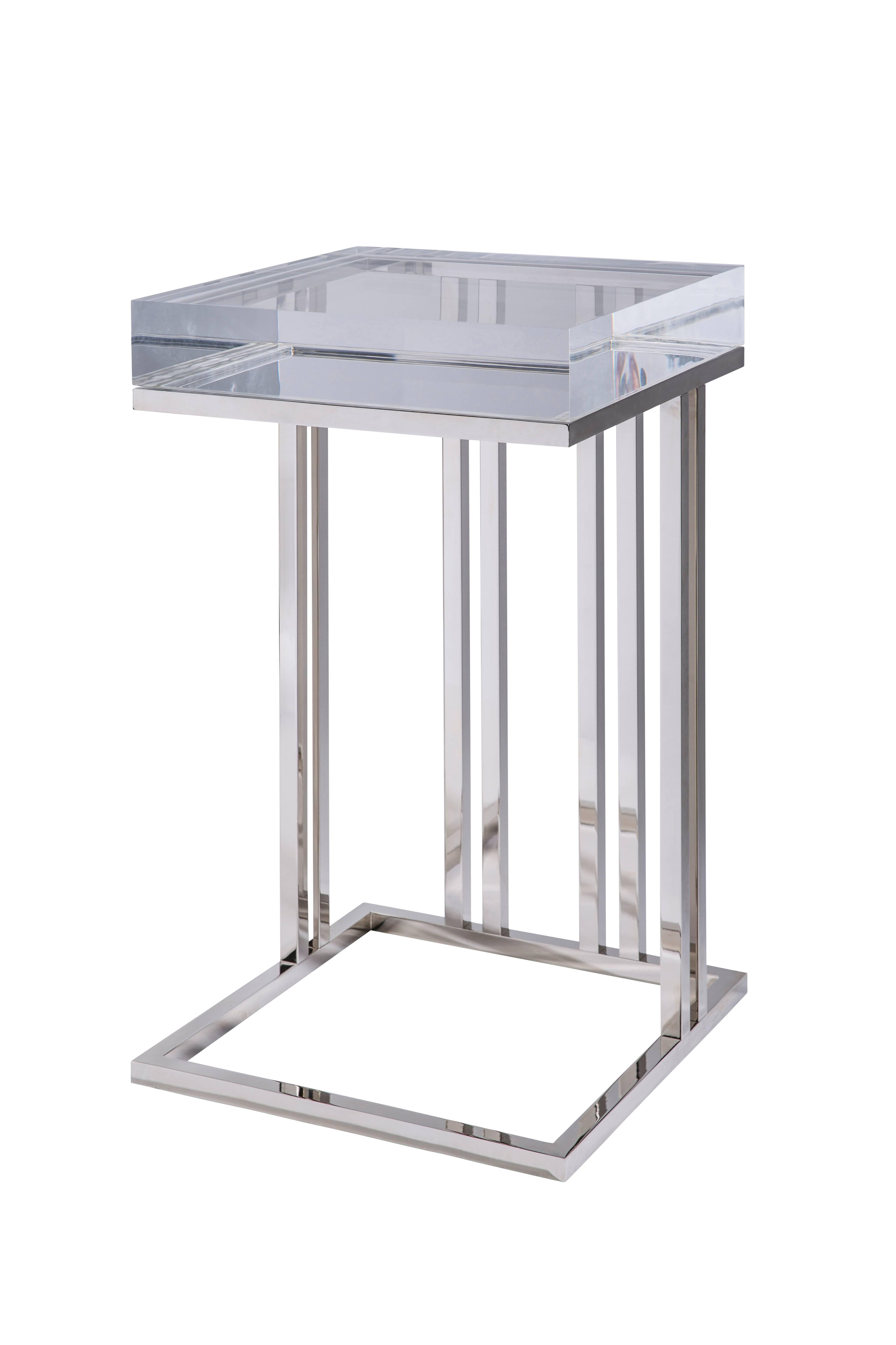 Beautiful acrylic side table
designed by Michael Dawkins.
100% Made in Italy.
Custom sizes available.