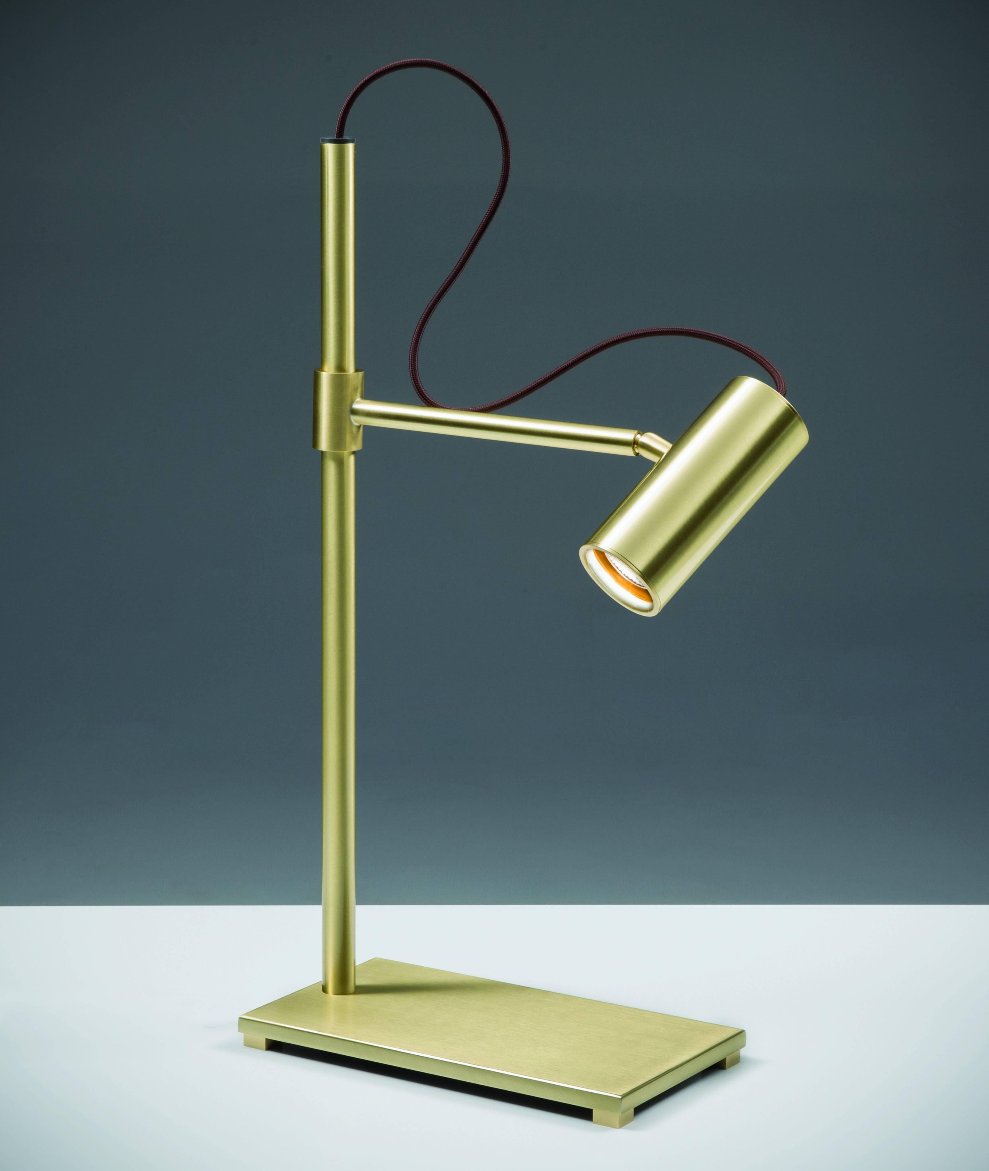 Beautiful table lamp.
Lacquers, brass and chrome finishes available.
Designer: William Pianta.
100% Made in Italy.