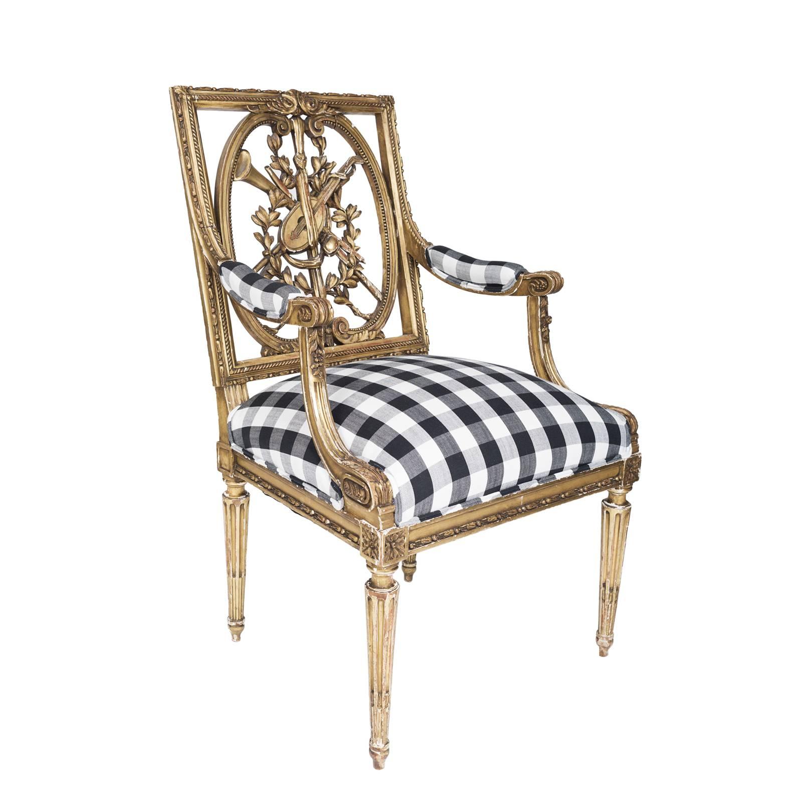 Beautiful giltwood fauteuil chair.
Great conditions.
Seat and armrests on Wexford fabric.
Recently reupholstered.