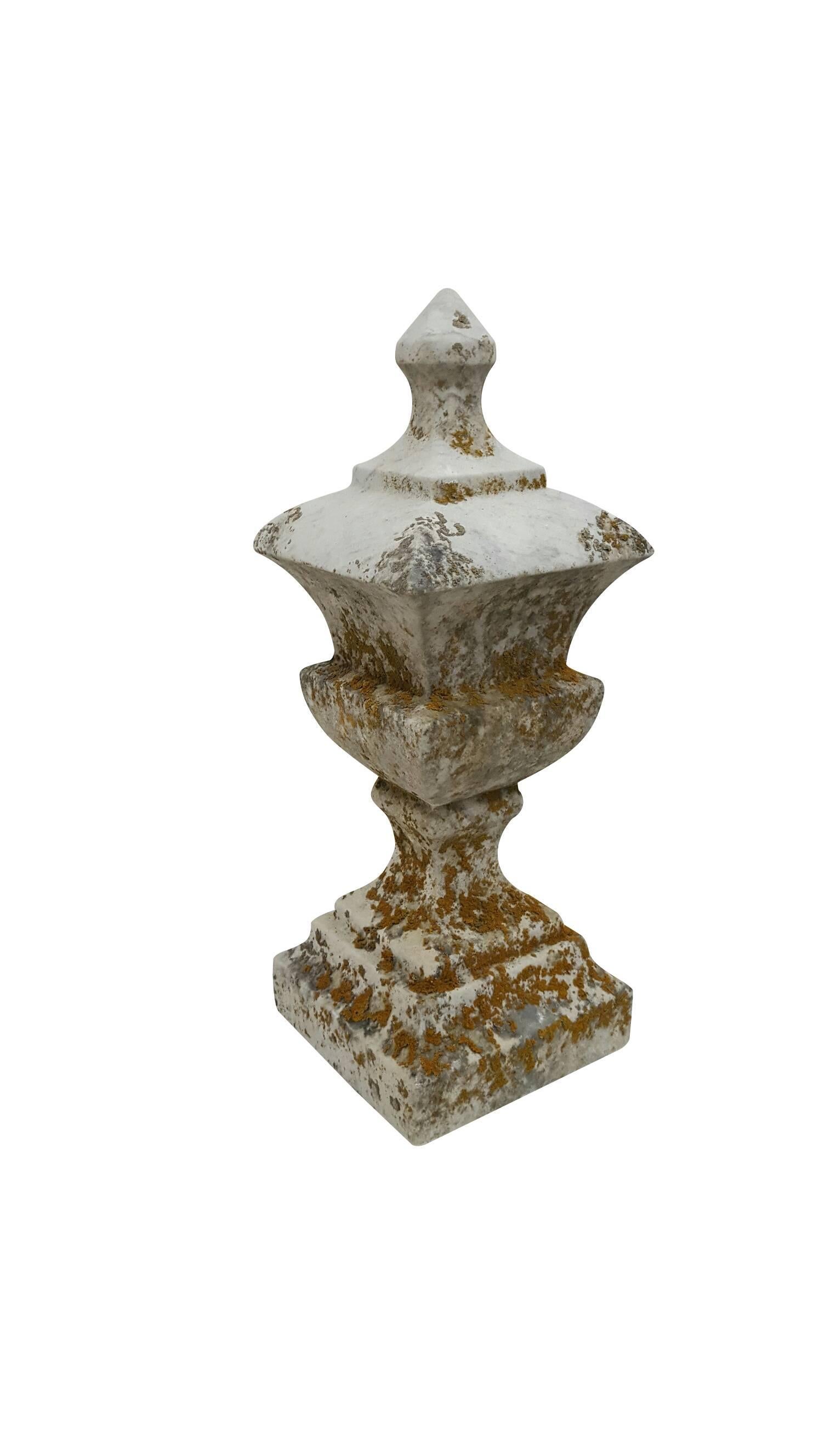 Mid-Century Modern 19th Century White Marble Finial - Sculpture For Sale