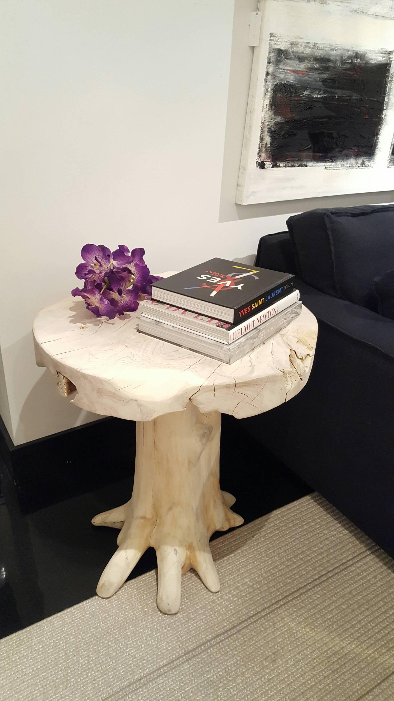 Teak Bleached Round Table In Excellent Condition In New York, NY