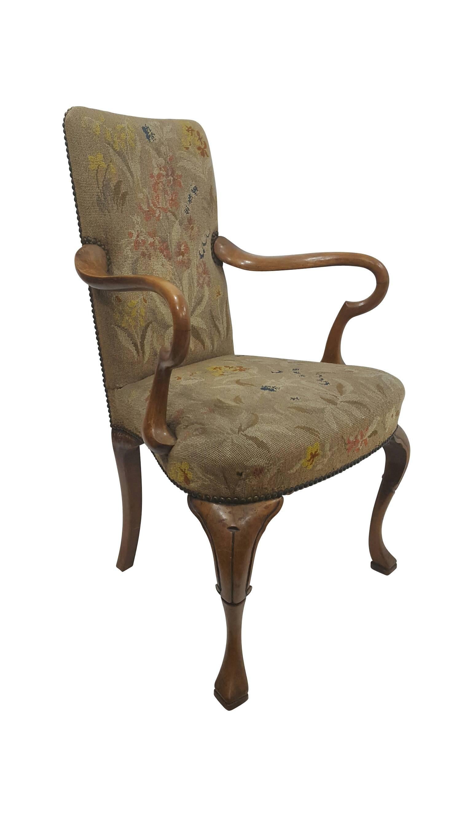 18th Century Antique Queen Anne Chair In Excellent Condition For Sale In New York, NY