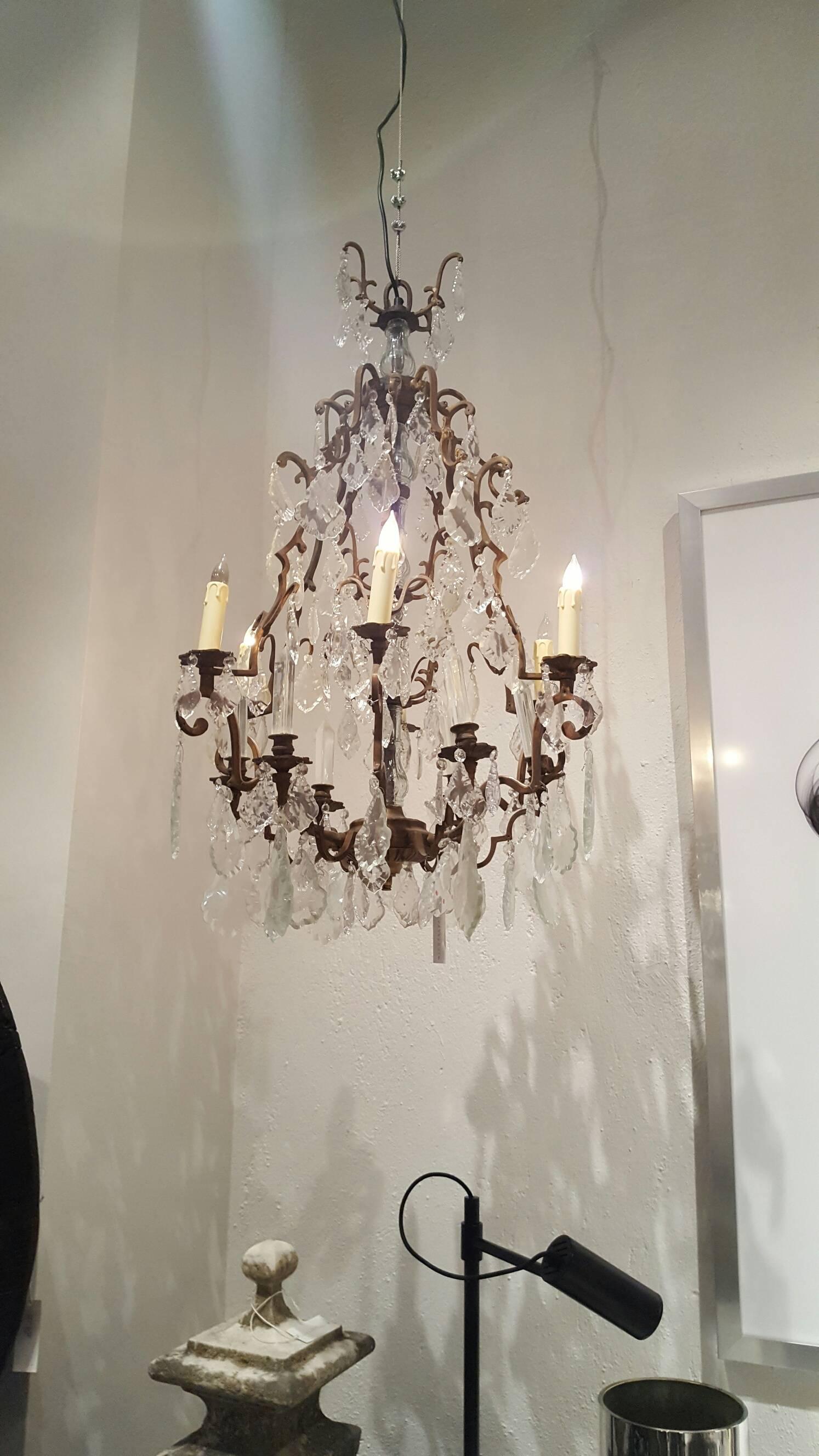 Beautiful Chateau chandelier
in antique brass finish.