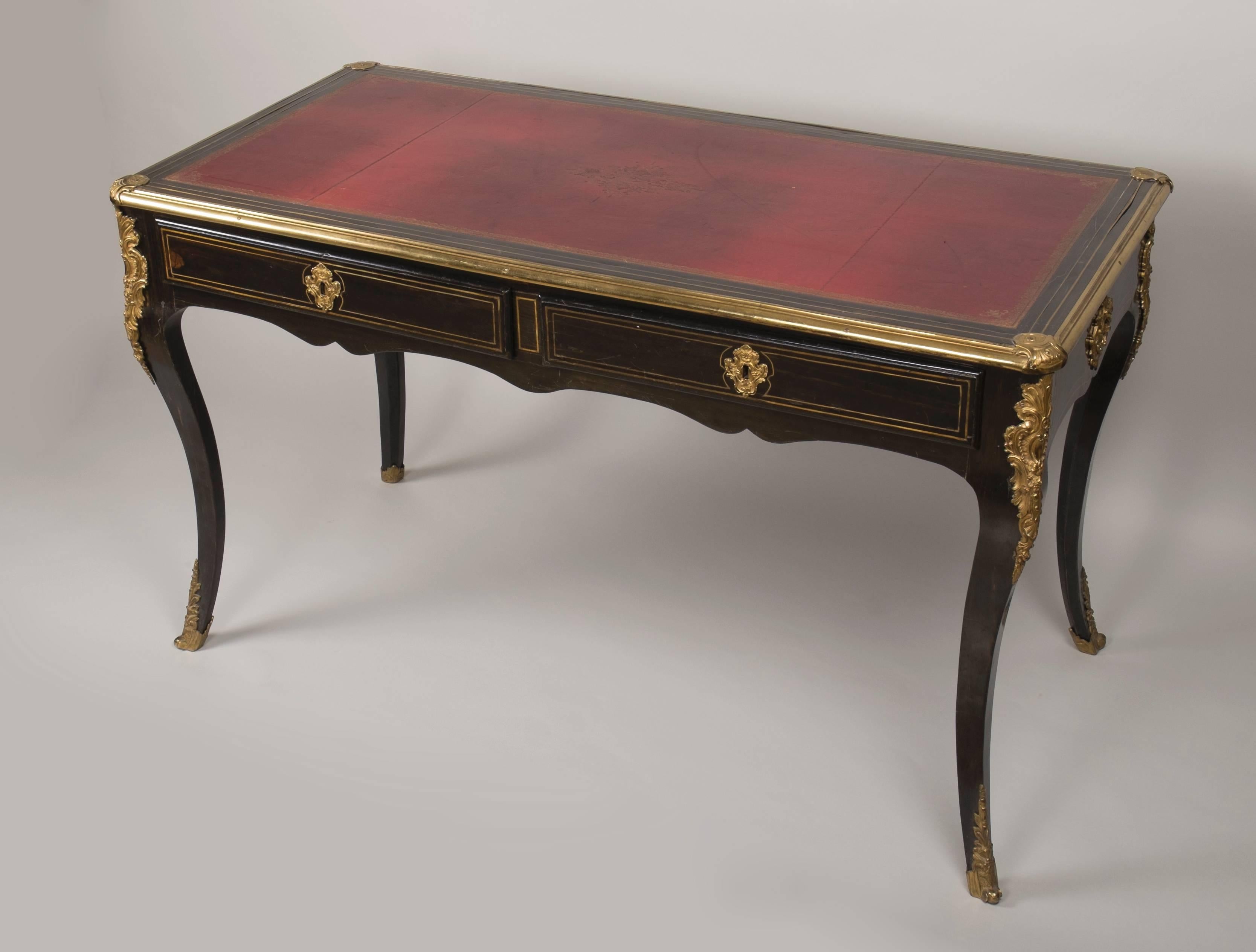 Louis XV Bureau Plat In Excellent Condition For Sale In Paris, FR