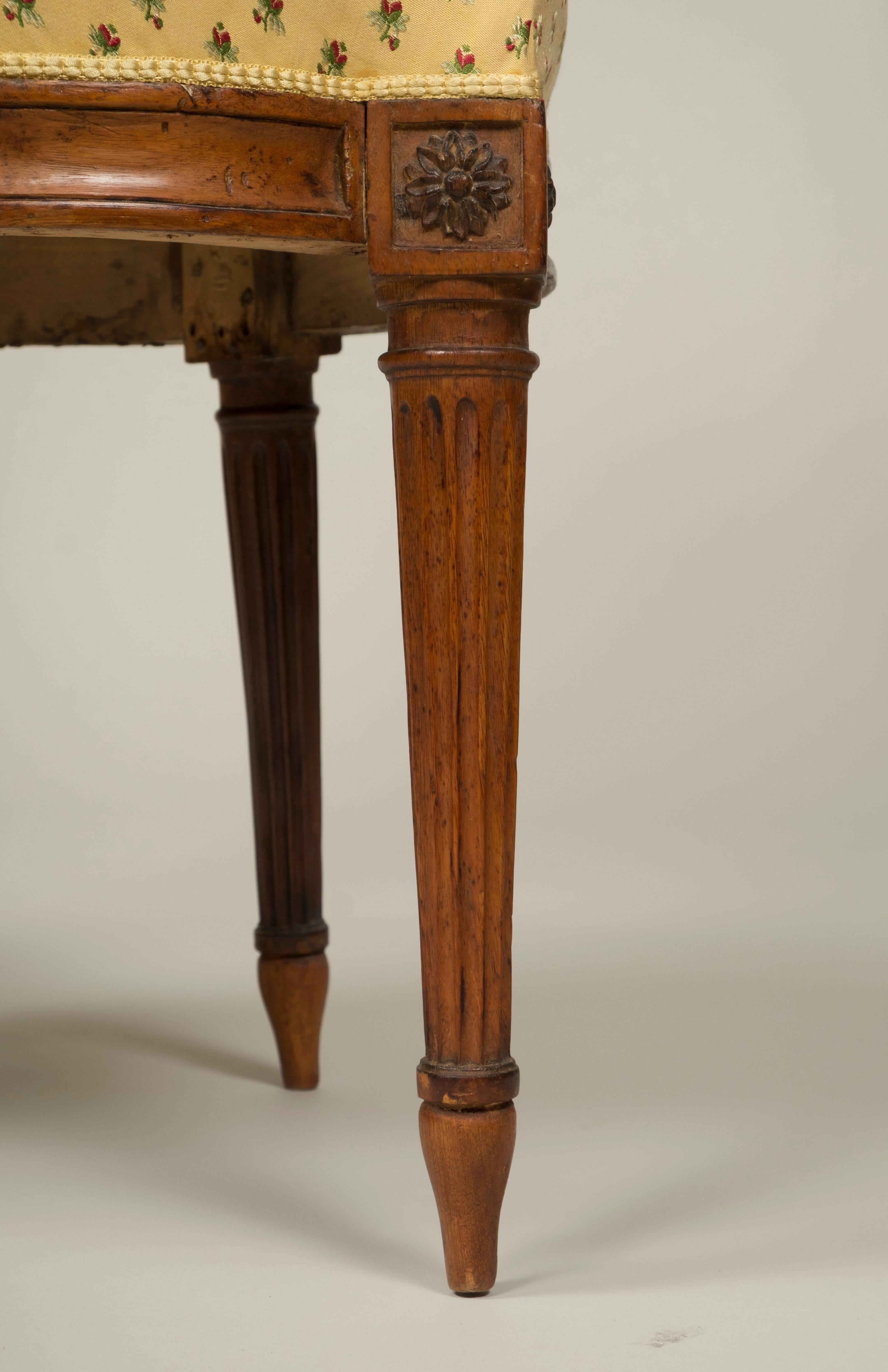 Set of Six Louis XVI Walnut Chairs For Sale 5