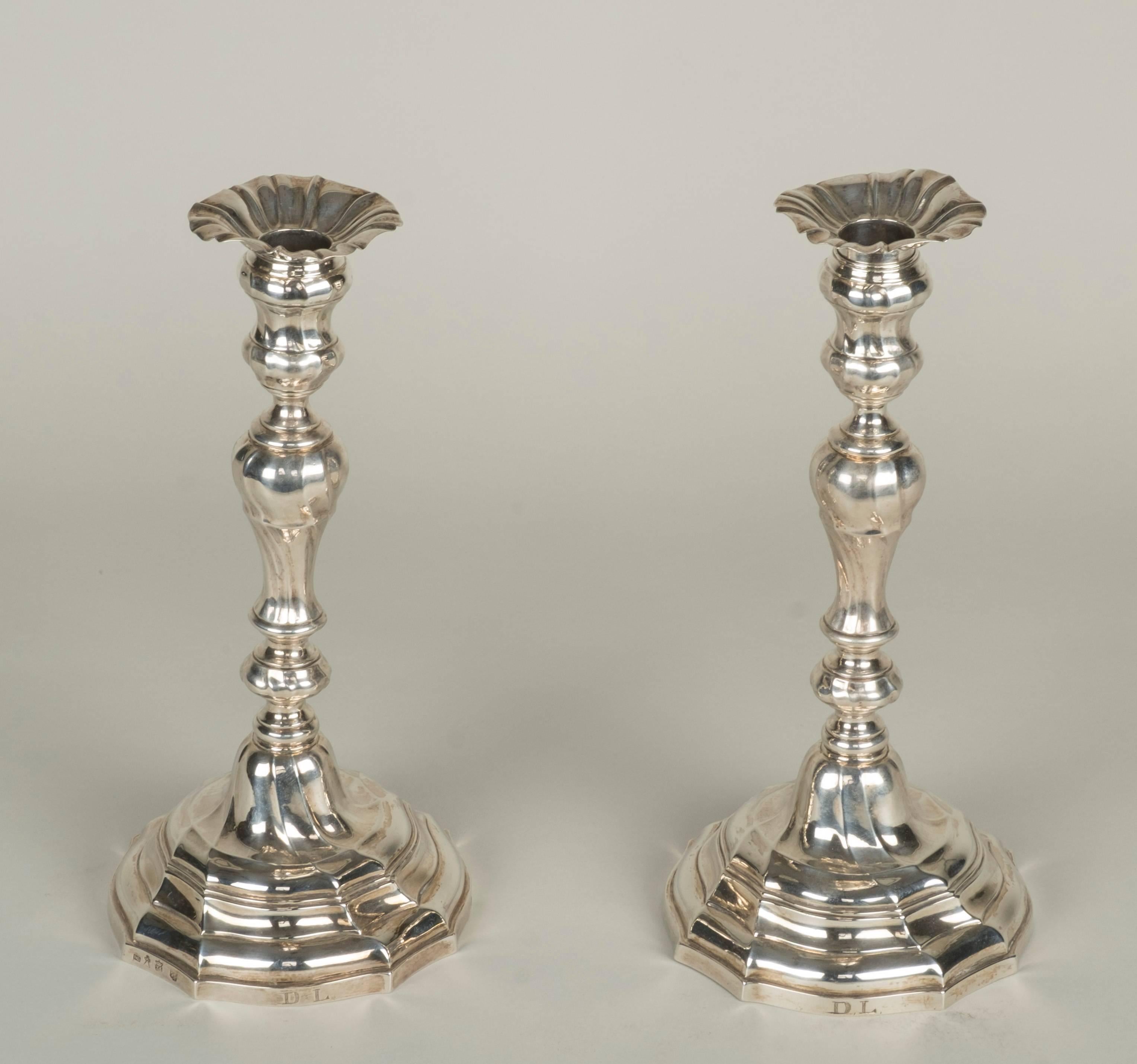 Pair of Silver Candlesticks In Excellent Condition In Paris, FR