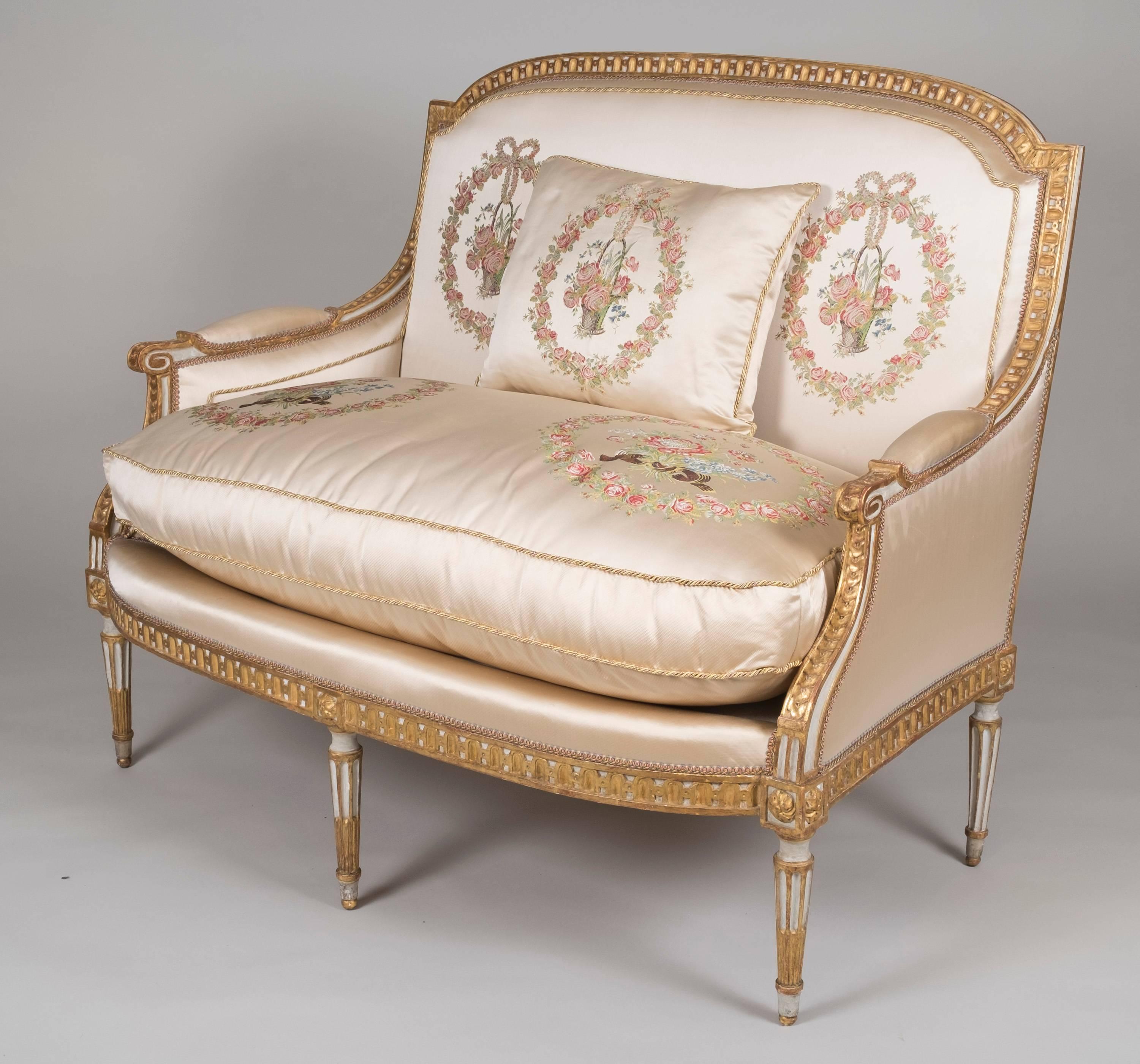 Exceptional French Louis XVI Salon In Excellent Condition For Sale In Paris, FR