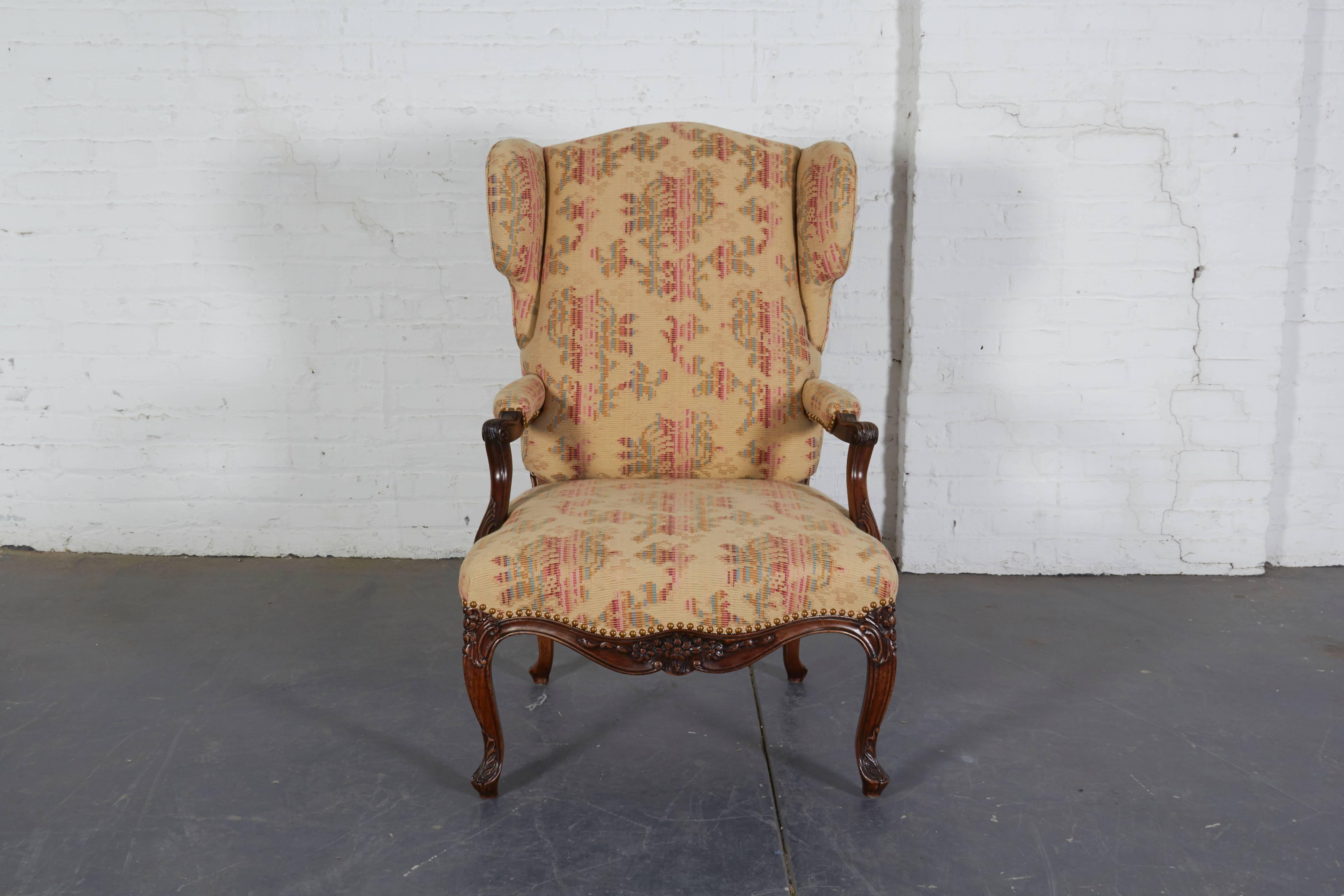 Pair of Louis XV Style Walnut Wing Chairs In Excellent Condition In New York, NY