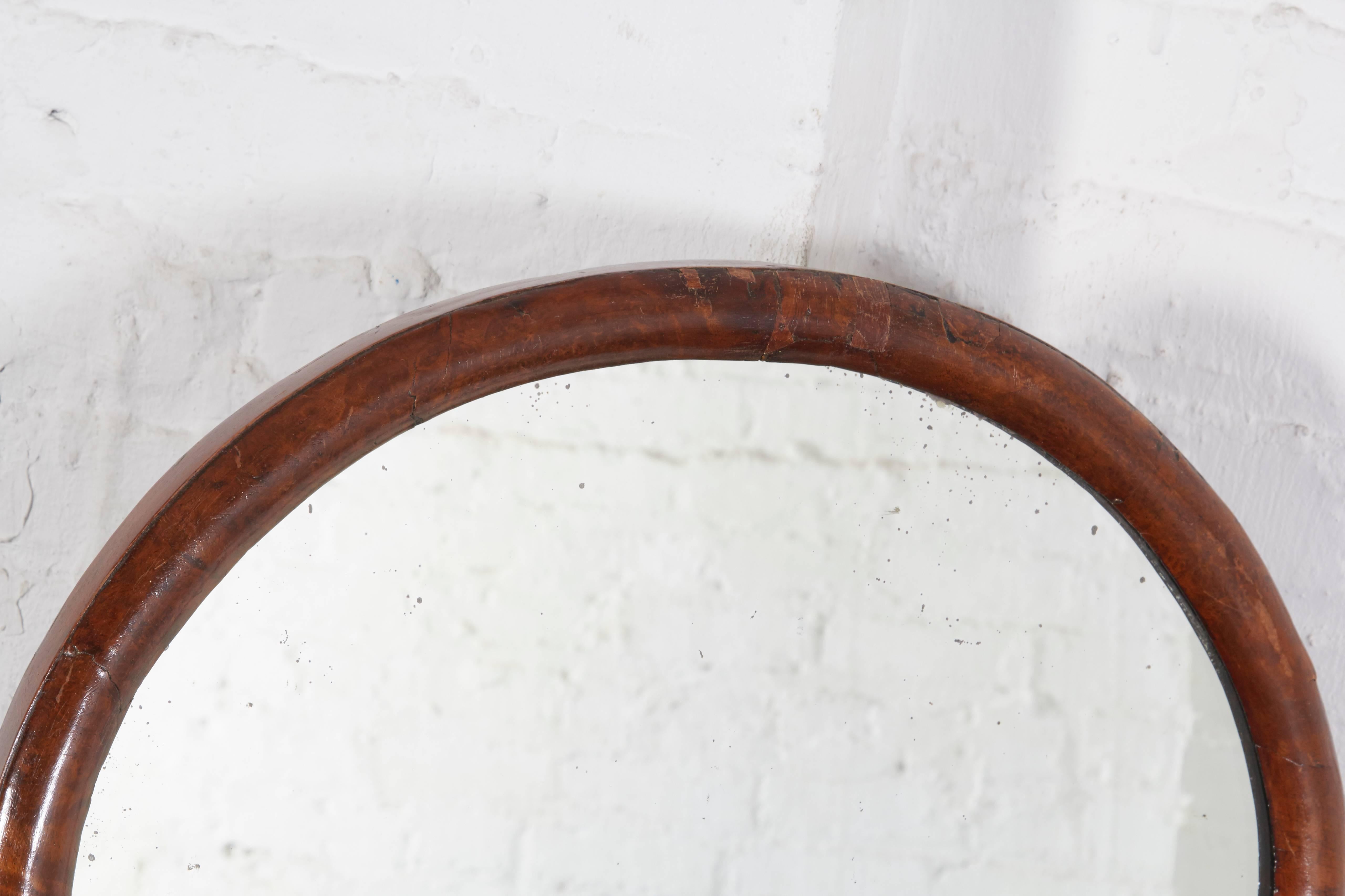 Queen Anne Style Walnut Pier Mirror In Good Condition In New York, NY