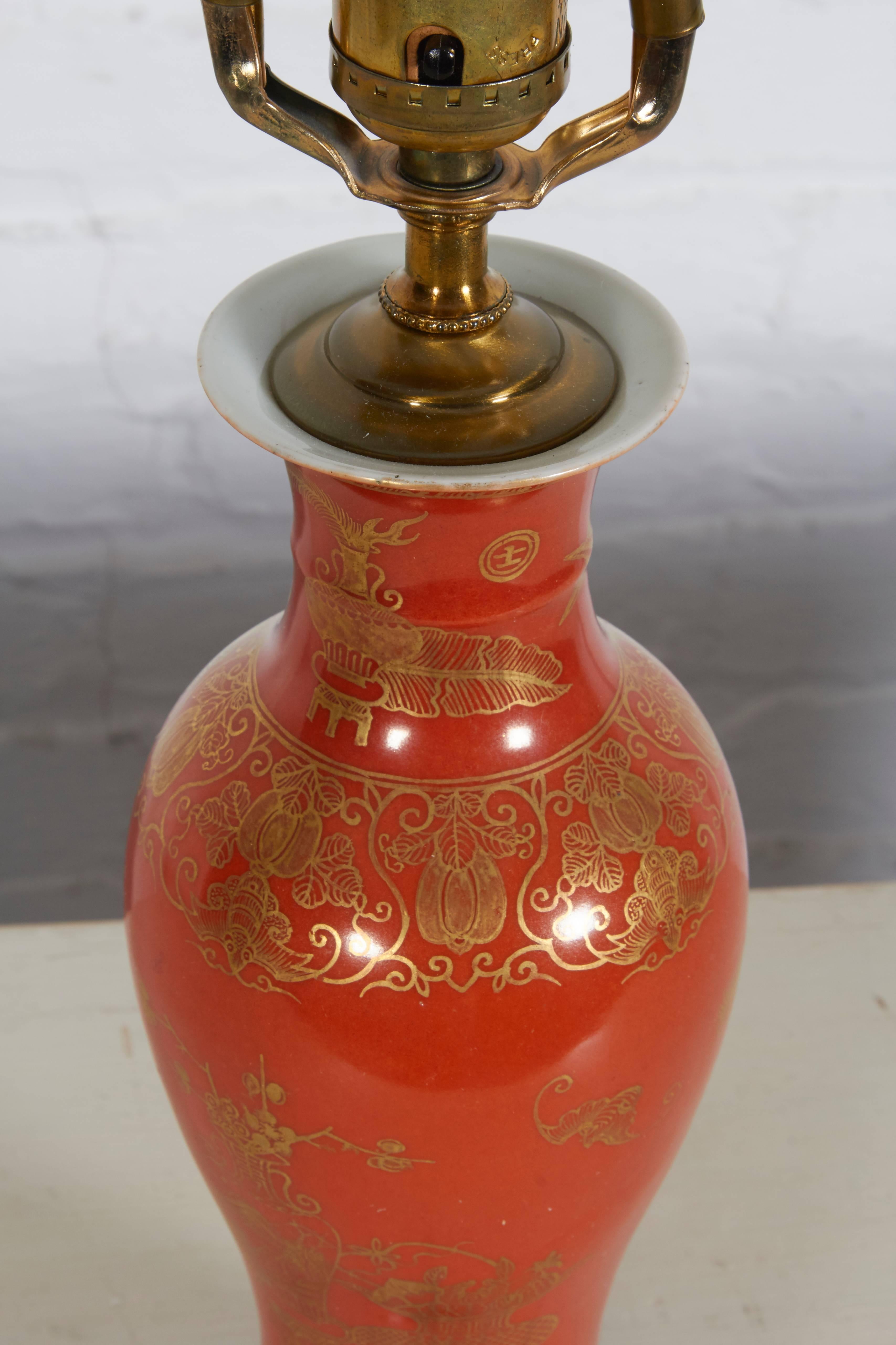 20th Century Chinoiserie Orange and Gilt Porcelain Table Lamp