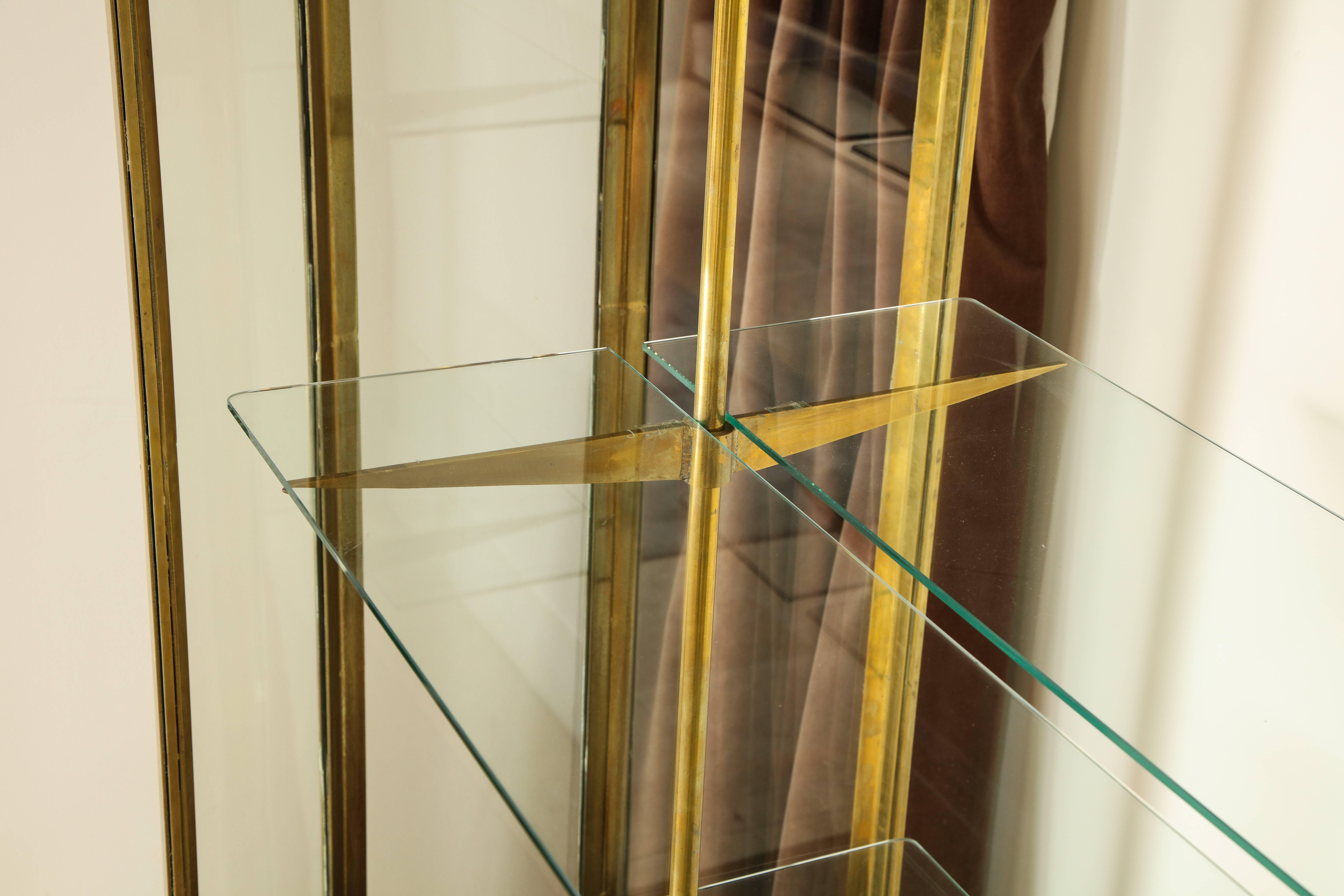 Large French Brass and Glass Open Double-Sided Vitrine In Excellent Condition In New York, NY