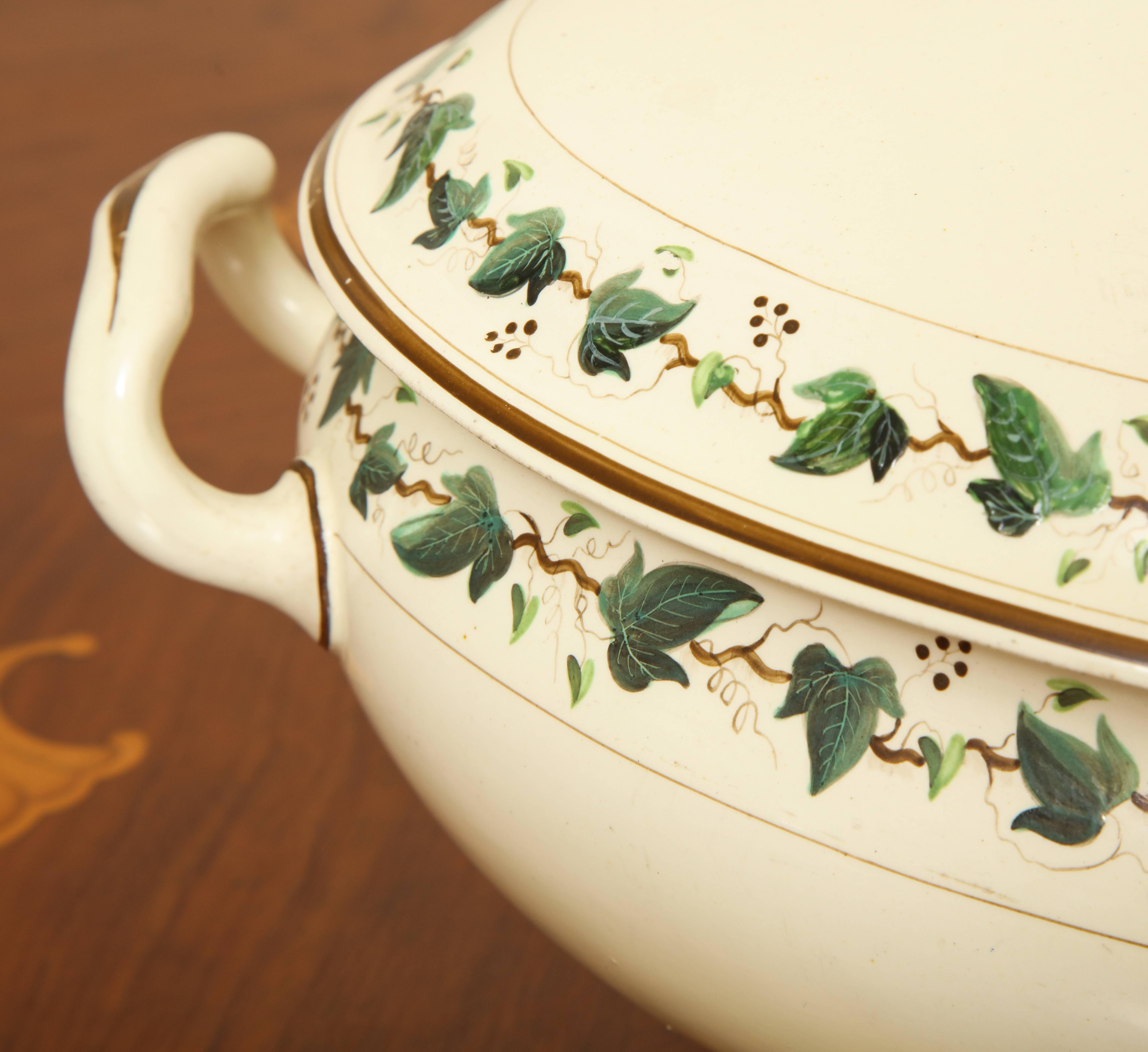 Wedgwood Creamware Covered Tureen with Ivy Decoration 2