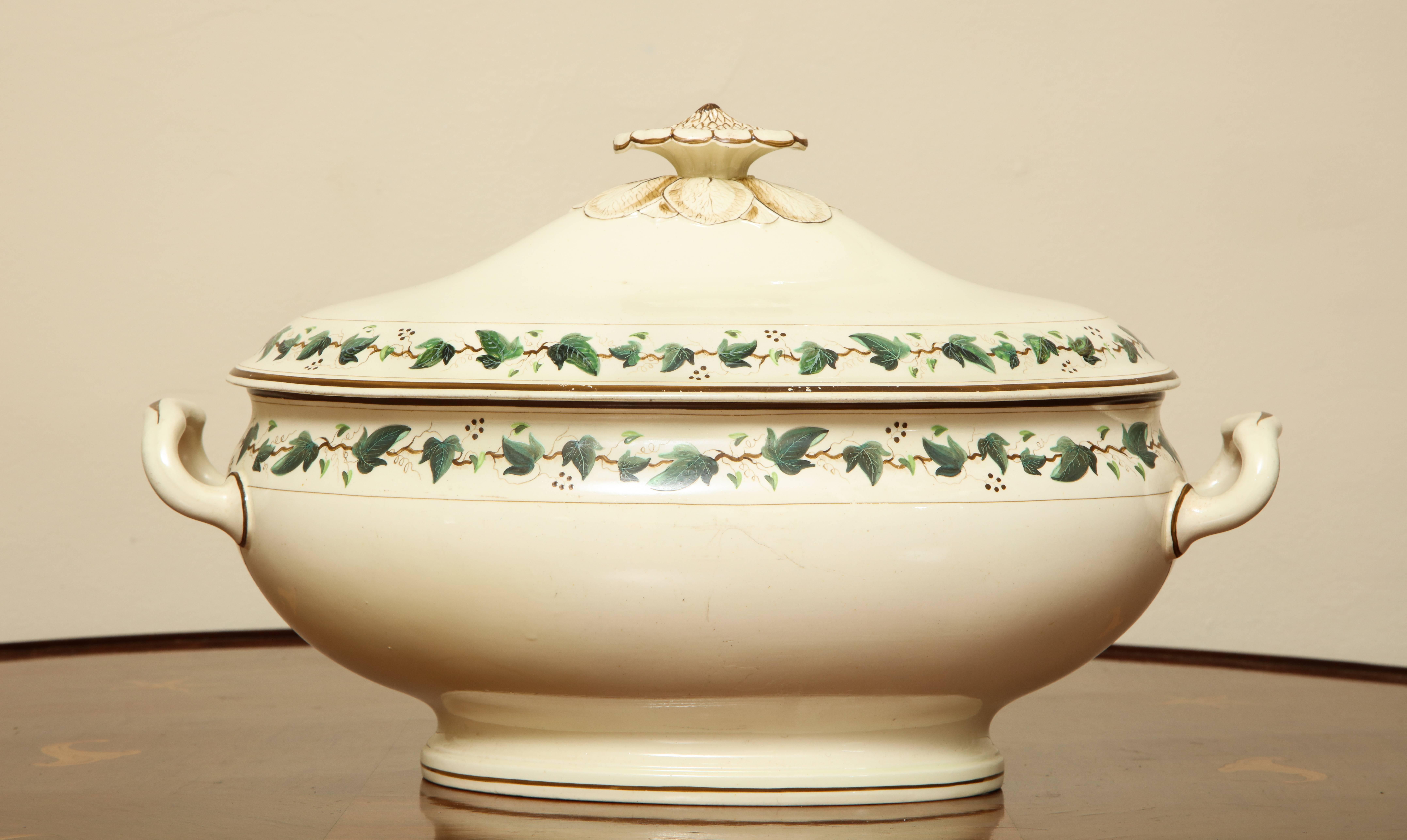 Wedgwood Creamware Covered Tureen with Ivy Decoration 3