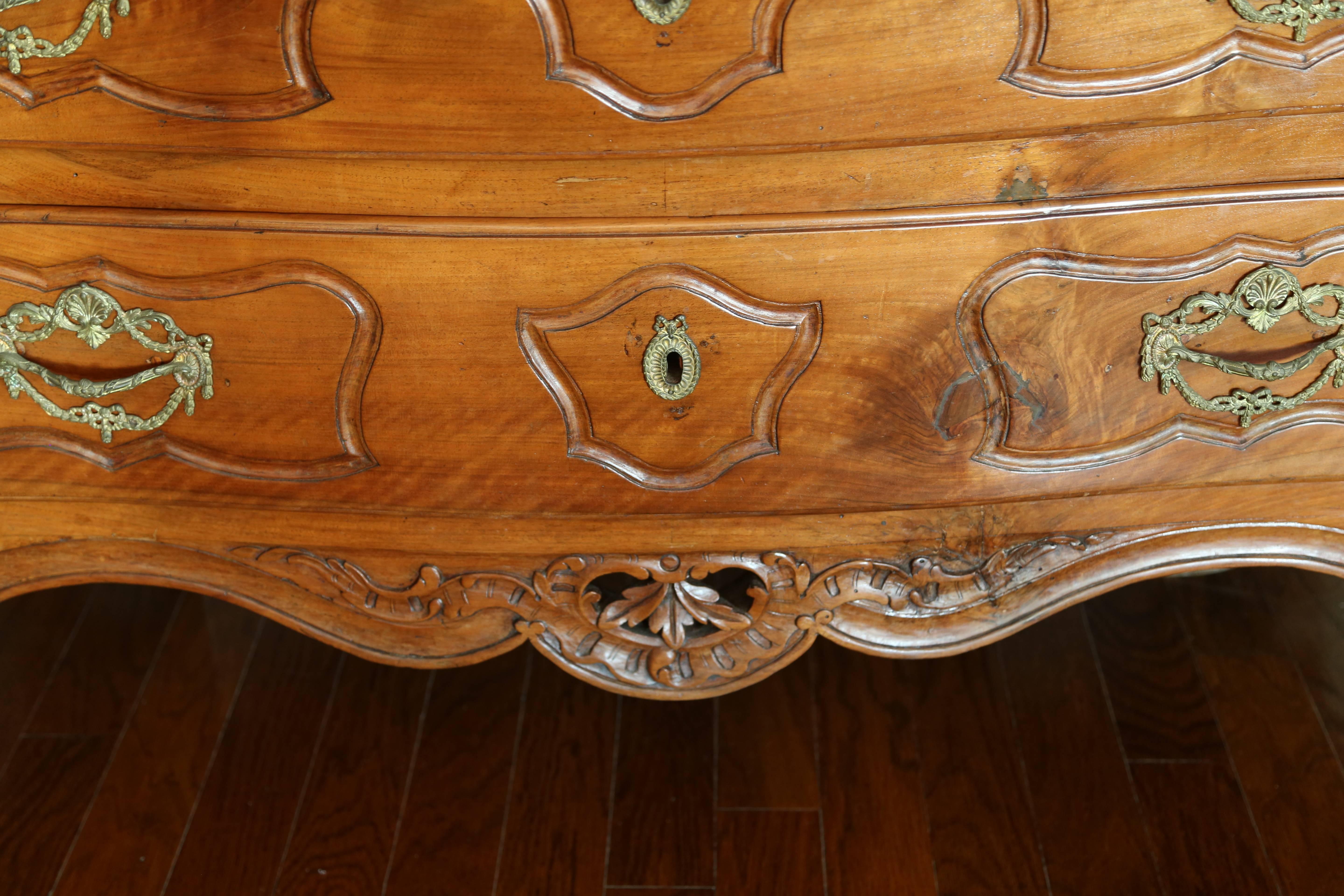 Noce Secretaire in noce provinciale Luigi XV del XVIII secolo in vendita