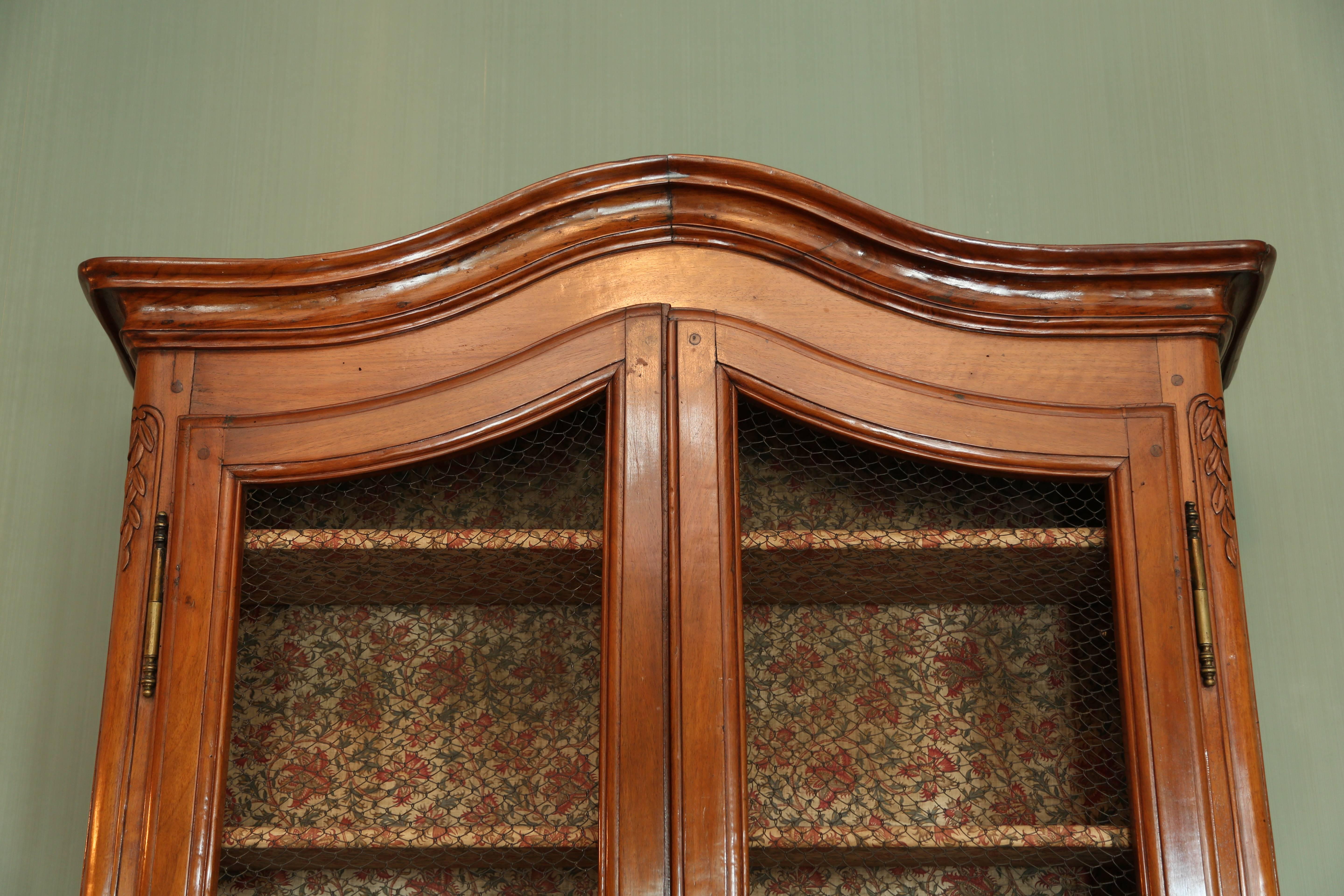 18th Century Louis XV Provincial Walnut Secretaire For Sale 3