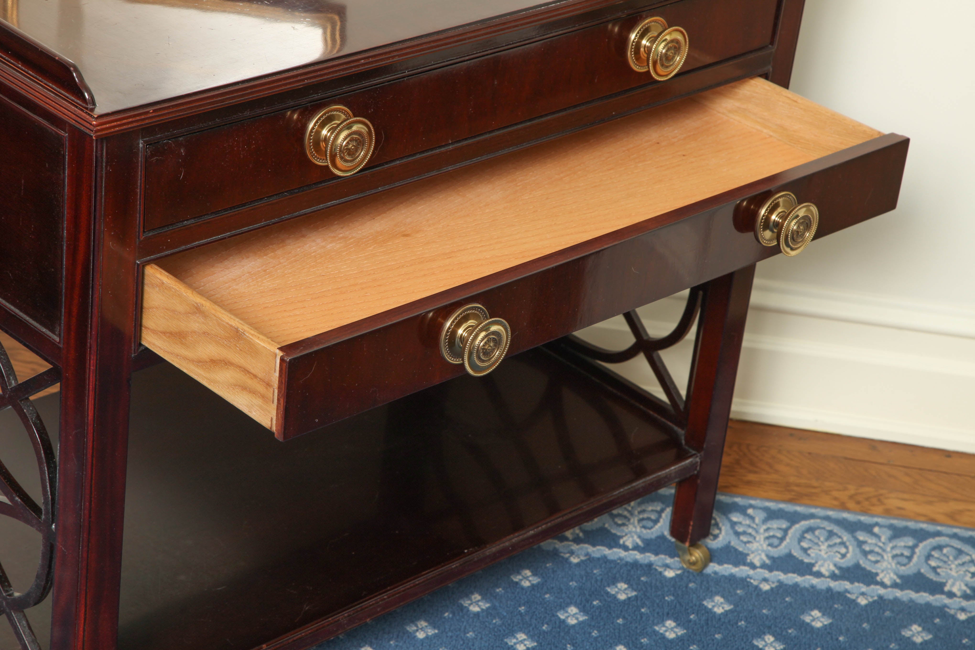 Pair of Chinese Chippendale Mahogany Nightstands by Baker In Good Condition In New York, NY