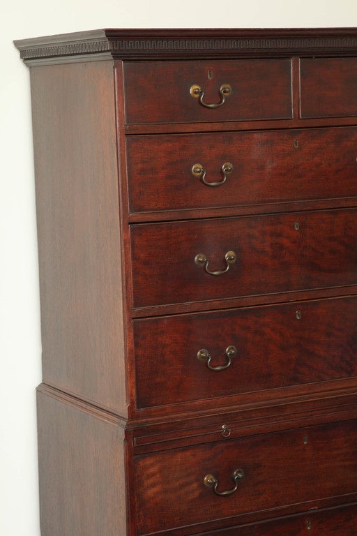 Fine George III Mahogany Chest-on-Chest In Excellent Condition In New York, NY