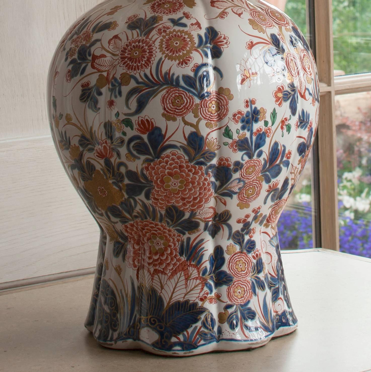 Pair of Early 19th Century Delft Vases Mounted as Lamps In Good Condition In New York, NY