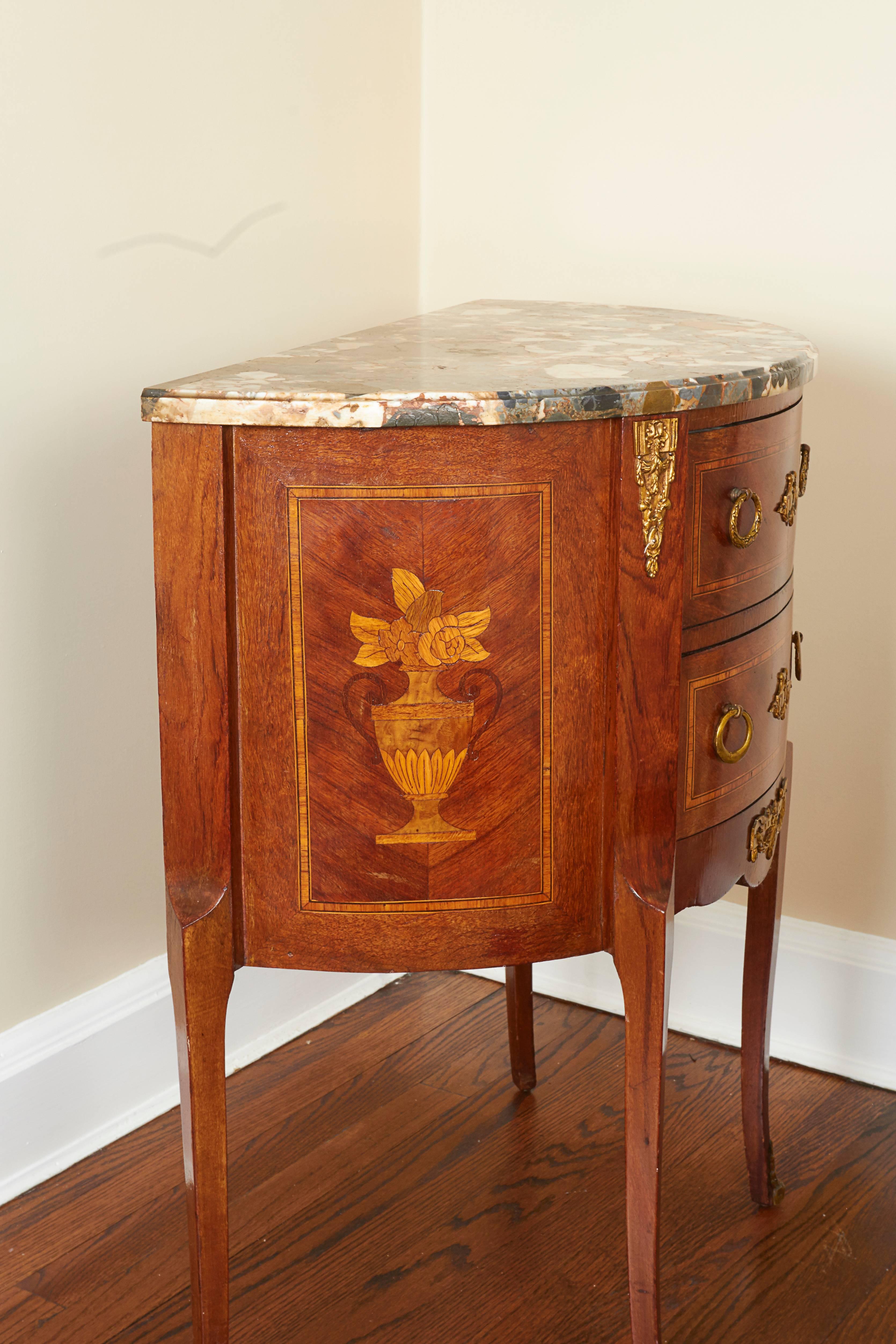 Pair of 19th Century French Walnut Commodes 1