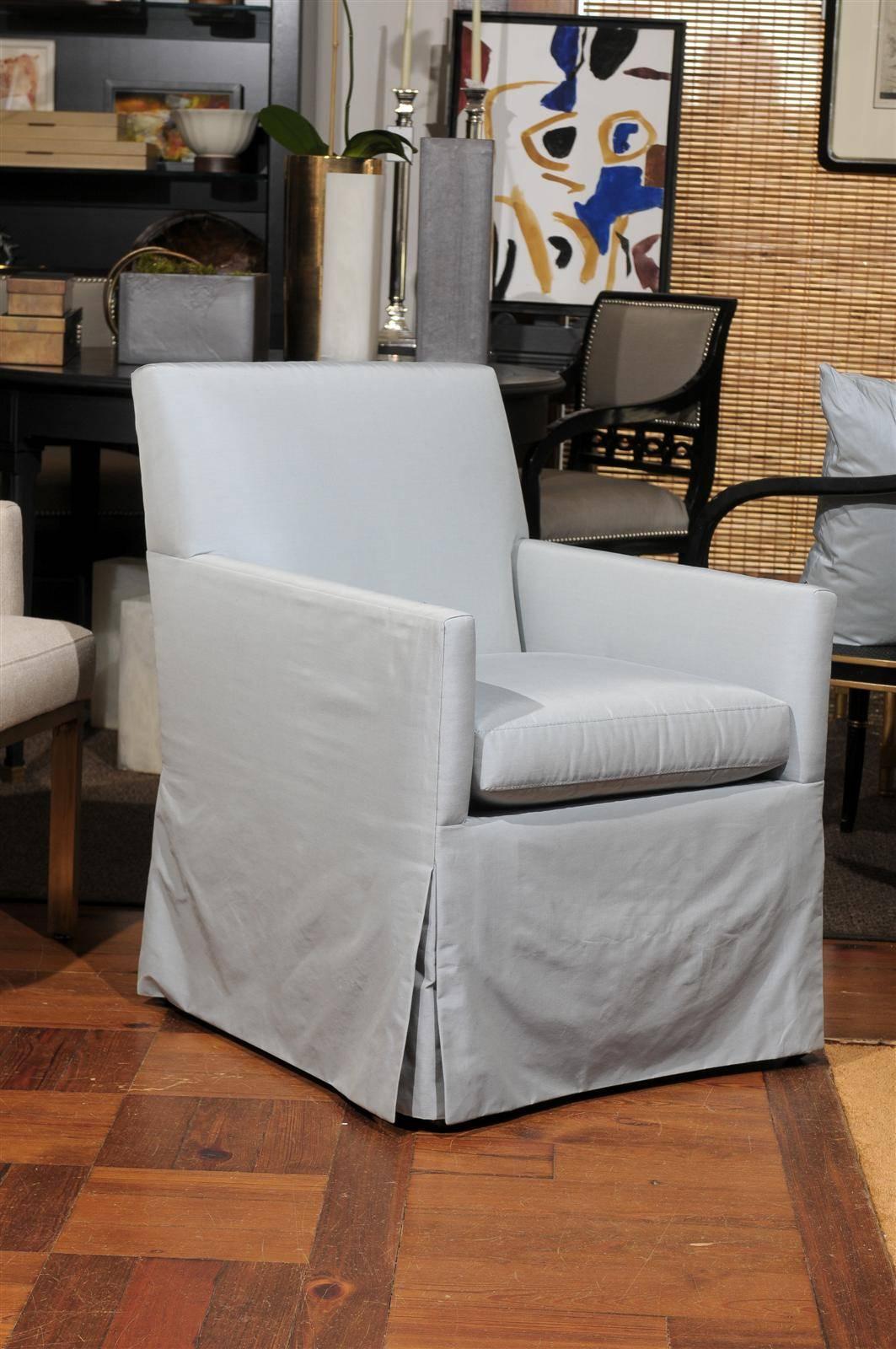 

Upholstered skirted dining chair from Robert Brown collection, covered in Classic Cloth's Chambray.

05/31/2017 - (2) have sold.  (2) still available. 
