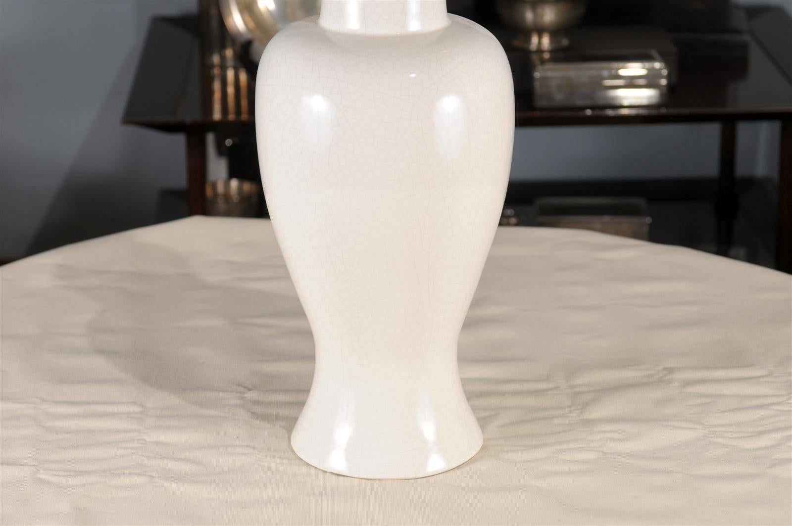Contemporary Sung Lamp w/white 