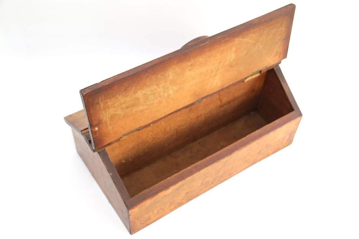 19th Century Pennsylvania Bird's-Eye Maple Veneer Utensil Box For Sale 2