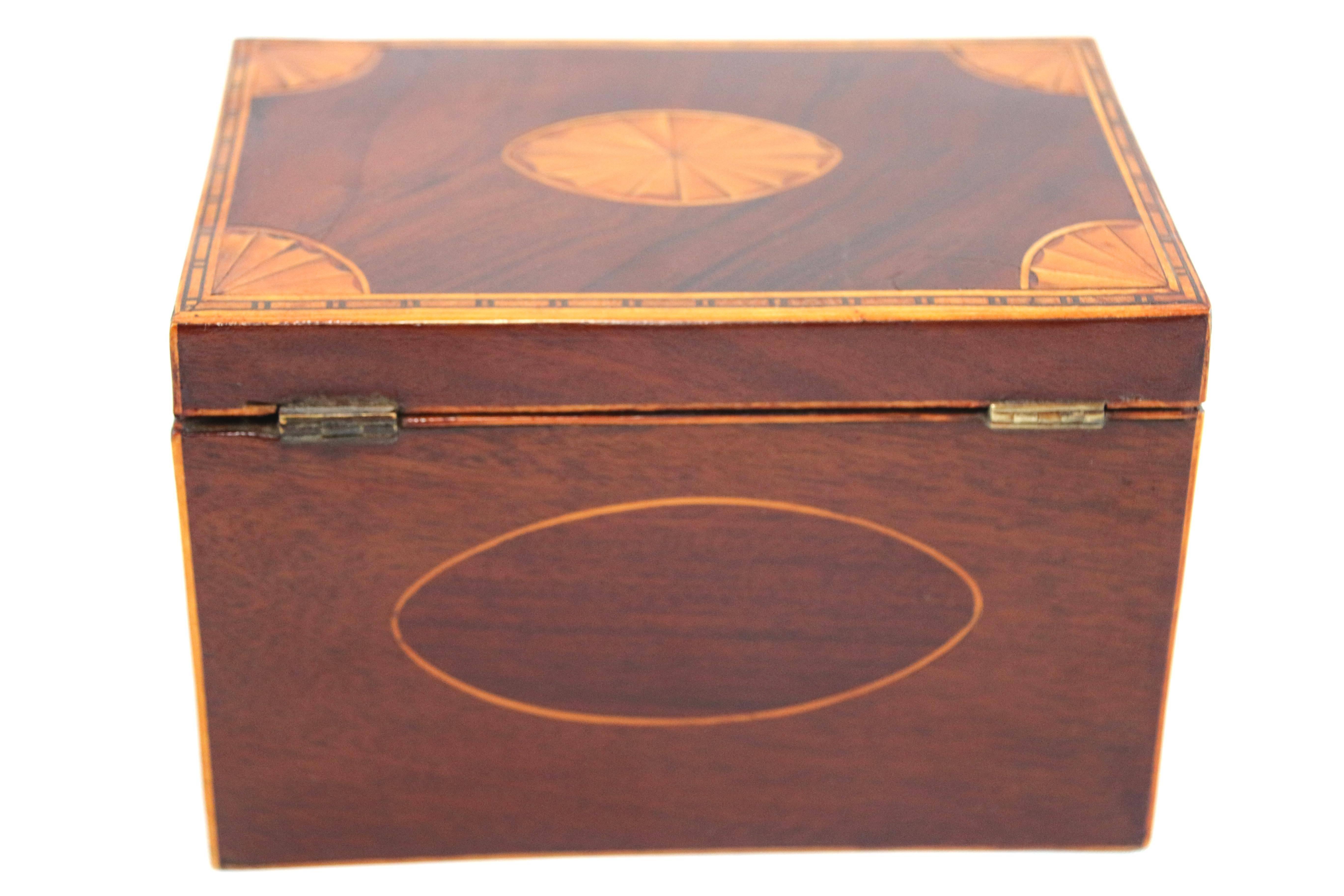 18th Century Mahogany Tea Caddy with Inlaid Top In Excellent Condition For Sale In Woodbury, CT