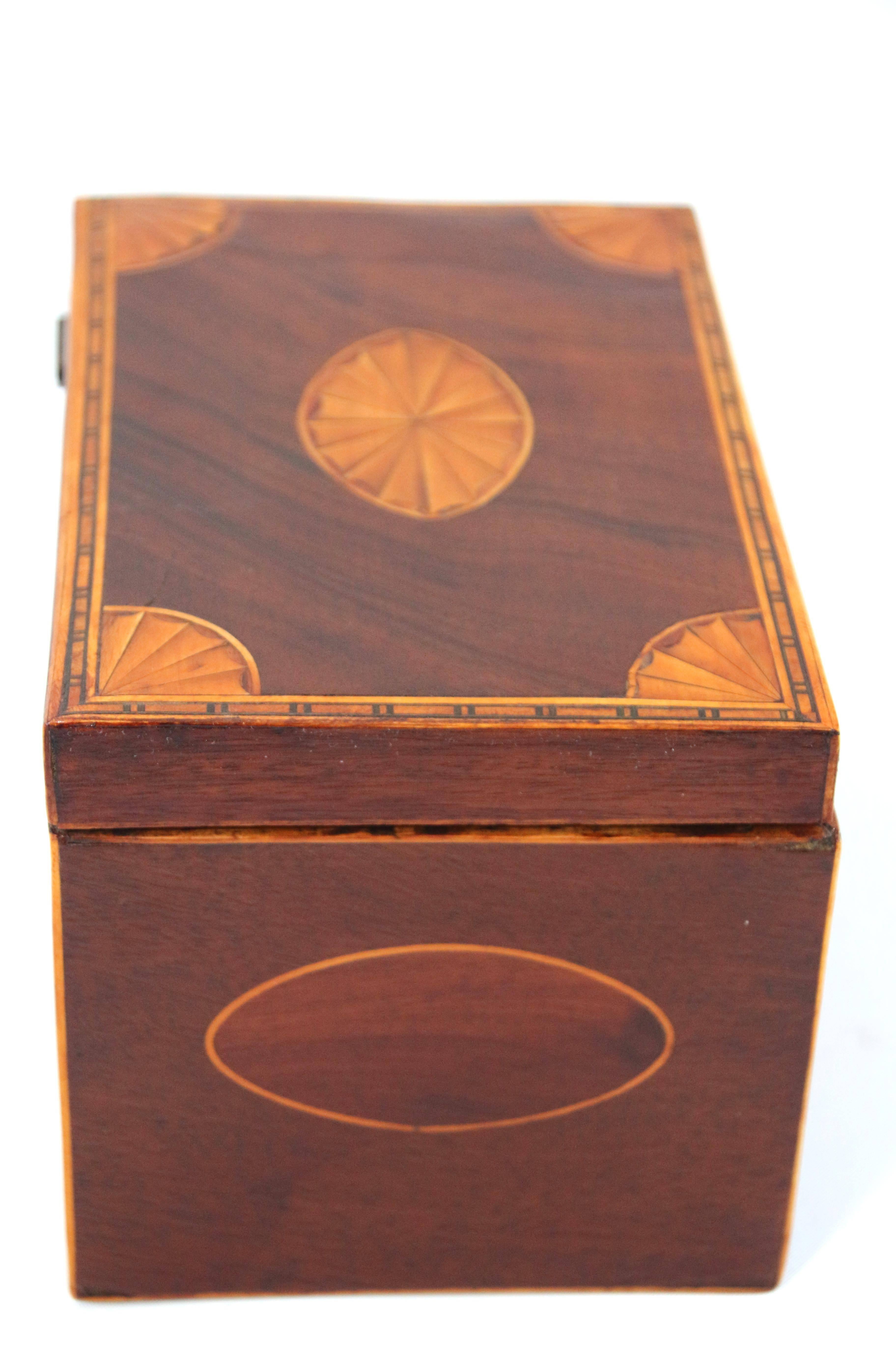 Late 18th Century 18th Century Mahogany Tea Caddy with Inlaid Top For Sale