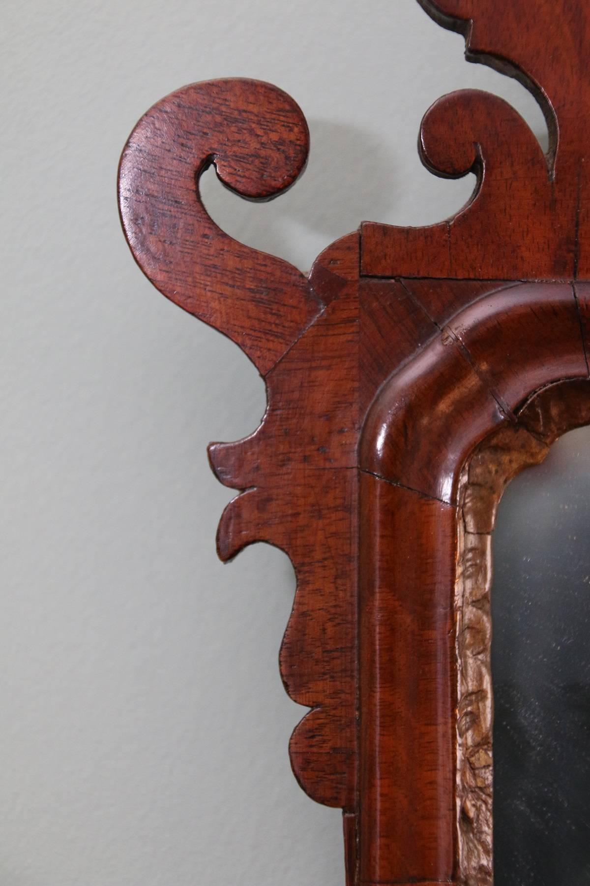 Queen Anne Mahogany Mirror with Scalloped Crest For Sale 5