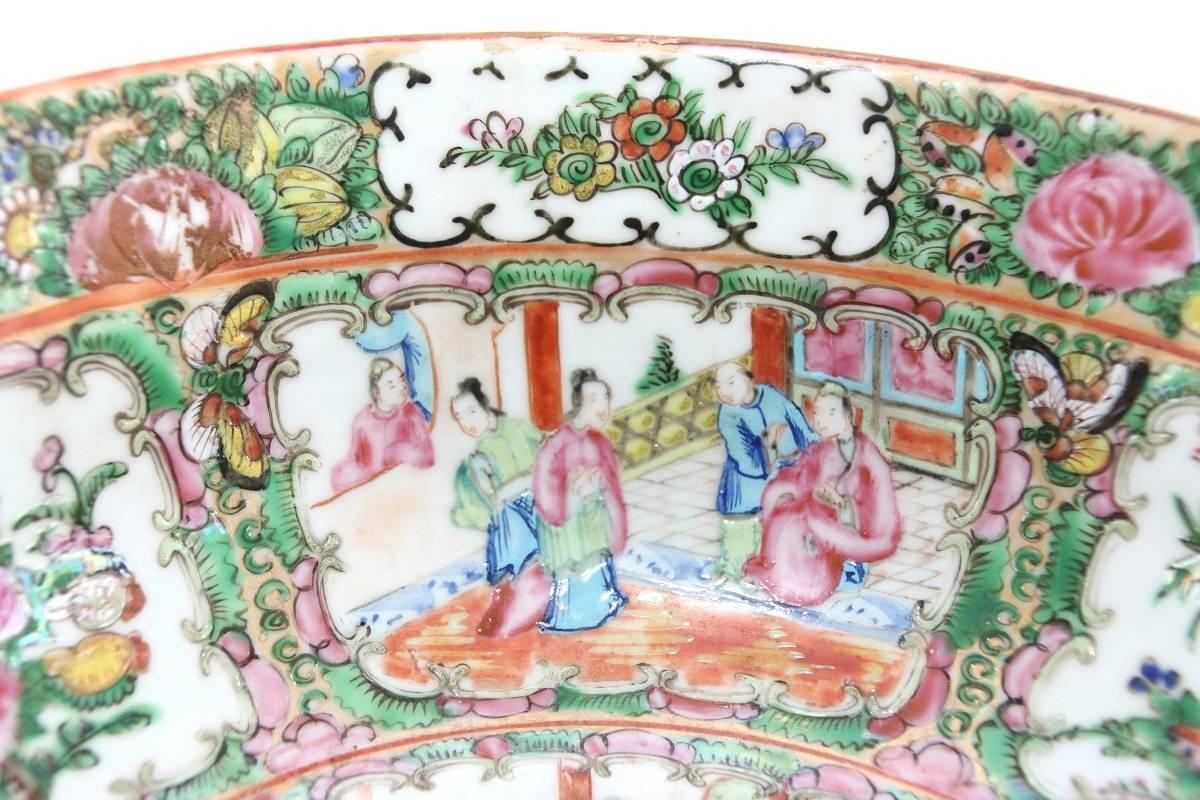 Mid-19th Century 19th Century Chinese Export Rose Medallion Bowl For Sale
