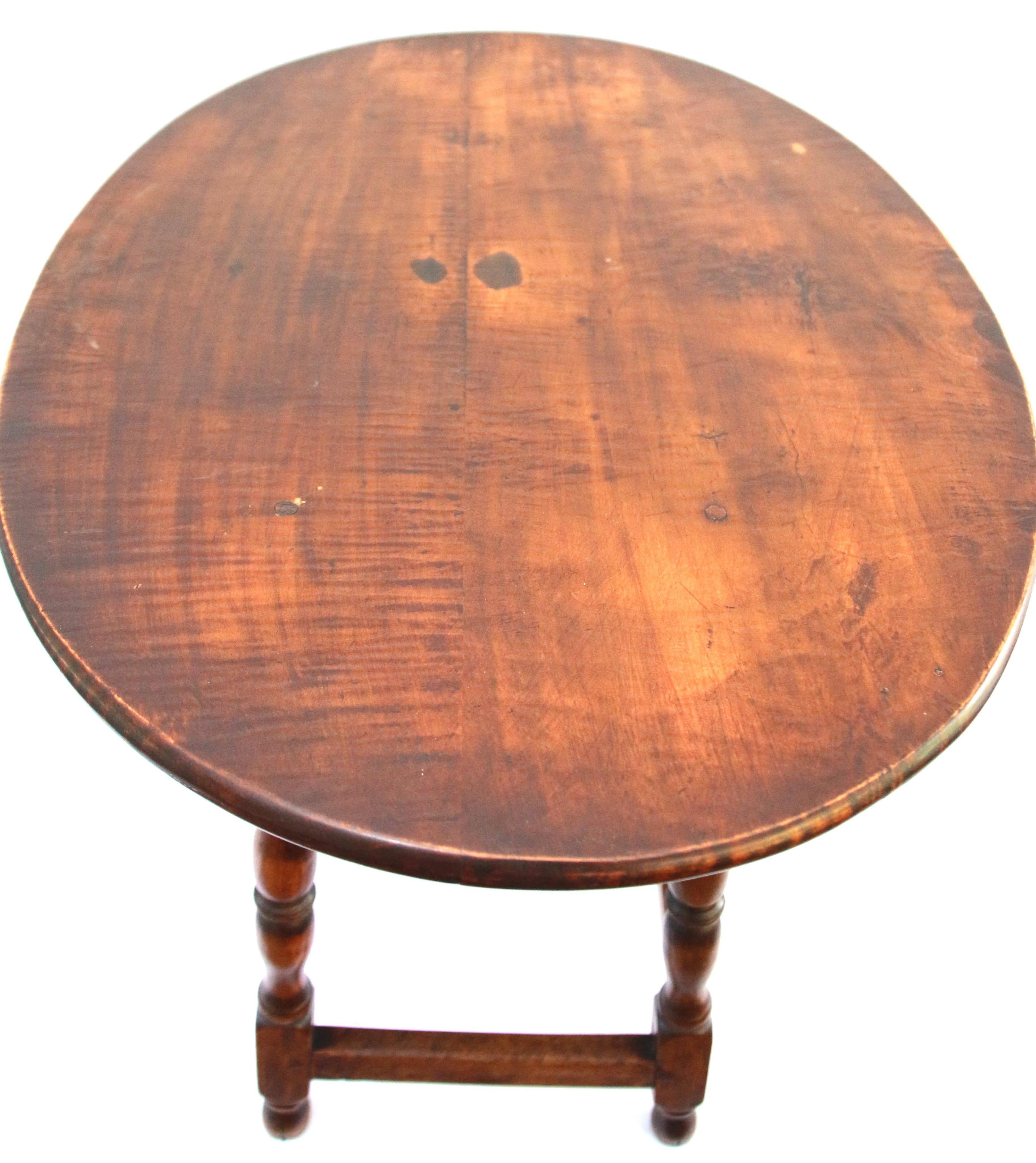New England William and Mary Figured Maple Tavern Table For Sale 5